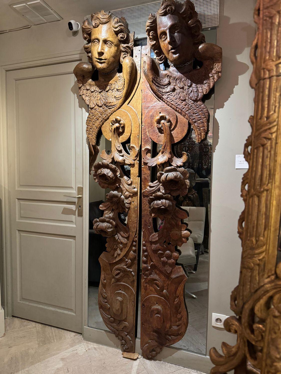 XVIIIe siècle et antérieur Anges ailés, très grande paire de panneaux, Flandres 17e siècle en vente