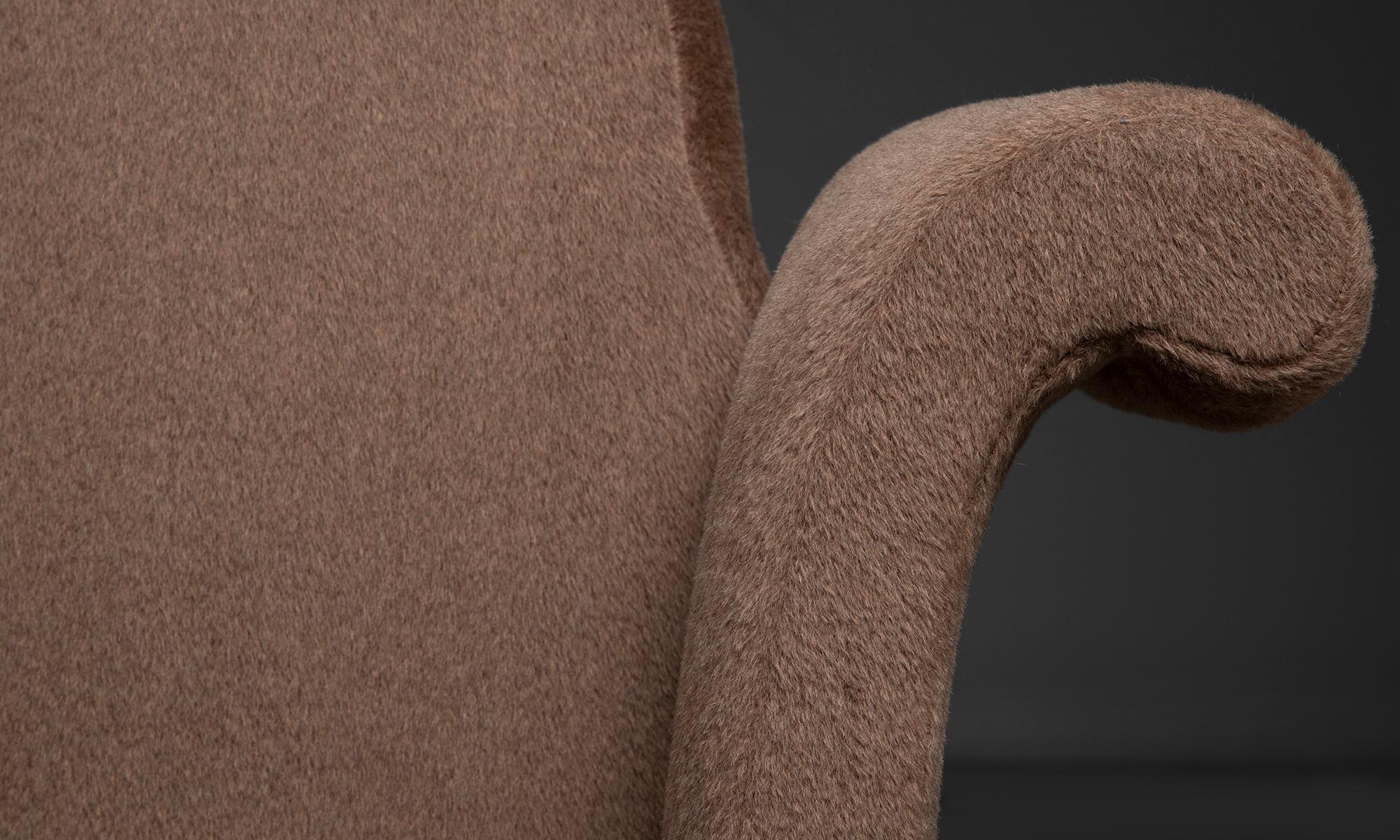 Winged Armchair in Wool, England circa 1920 For Sale 1