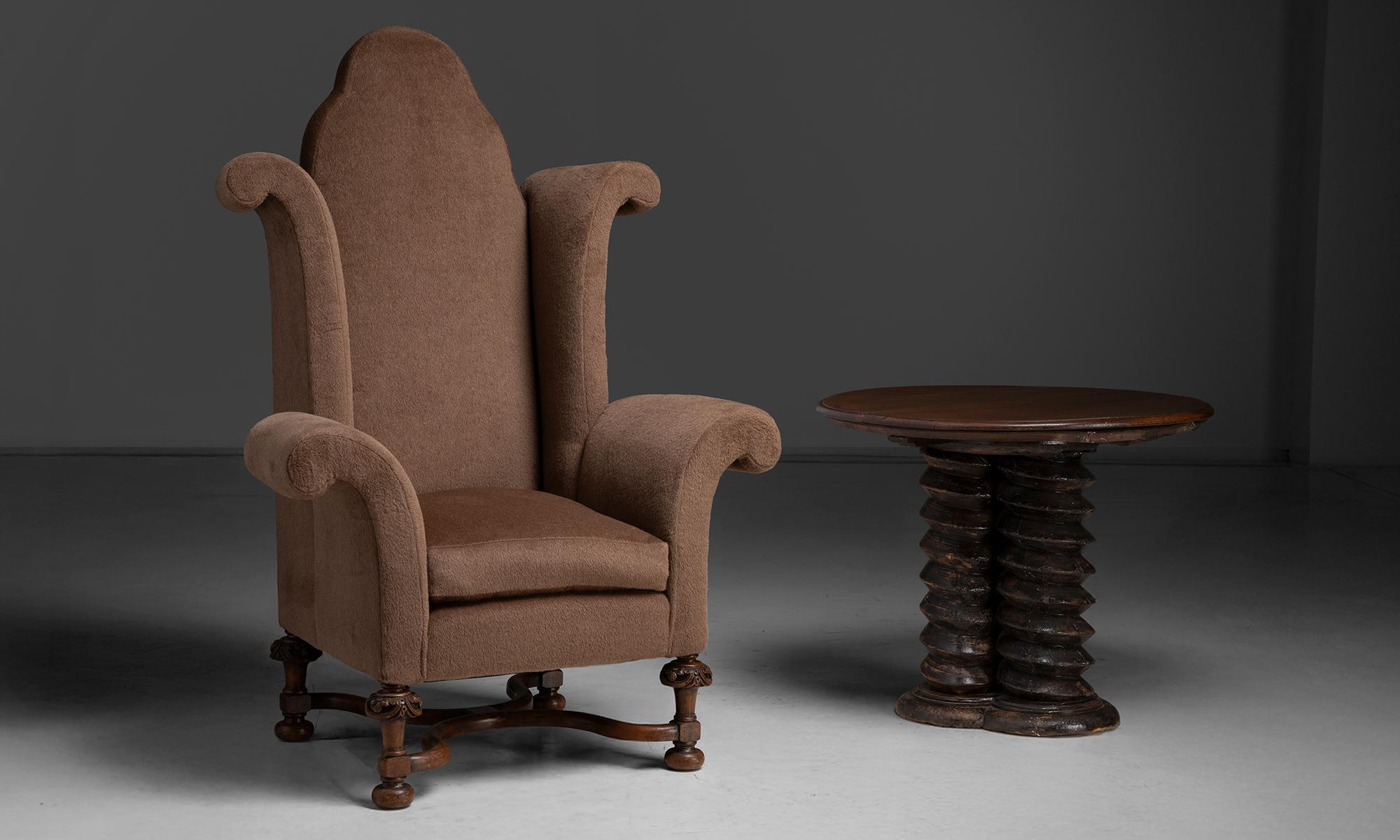 Winged Armchair in Wool, England circa 1920 For Sale 2