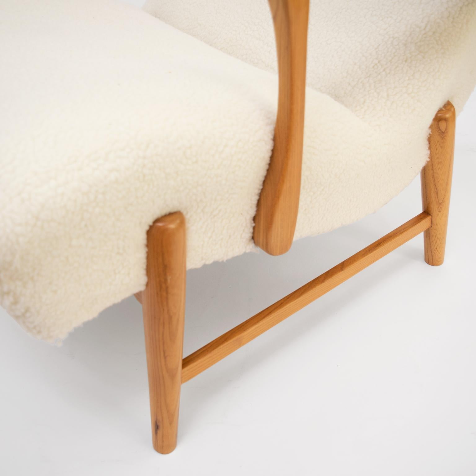 Winged Back Scandinavian Modern Lounge Chair in Faux Sheepskin Fabric 6