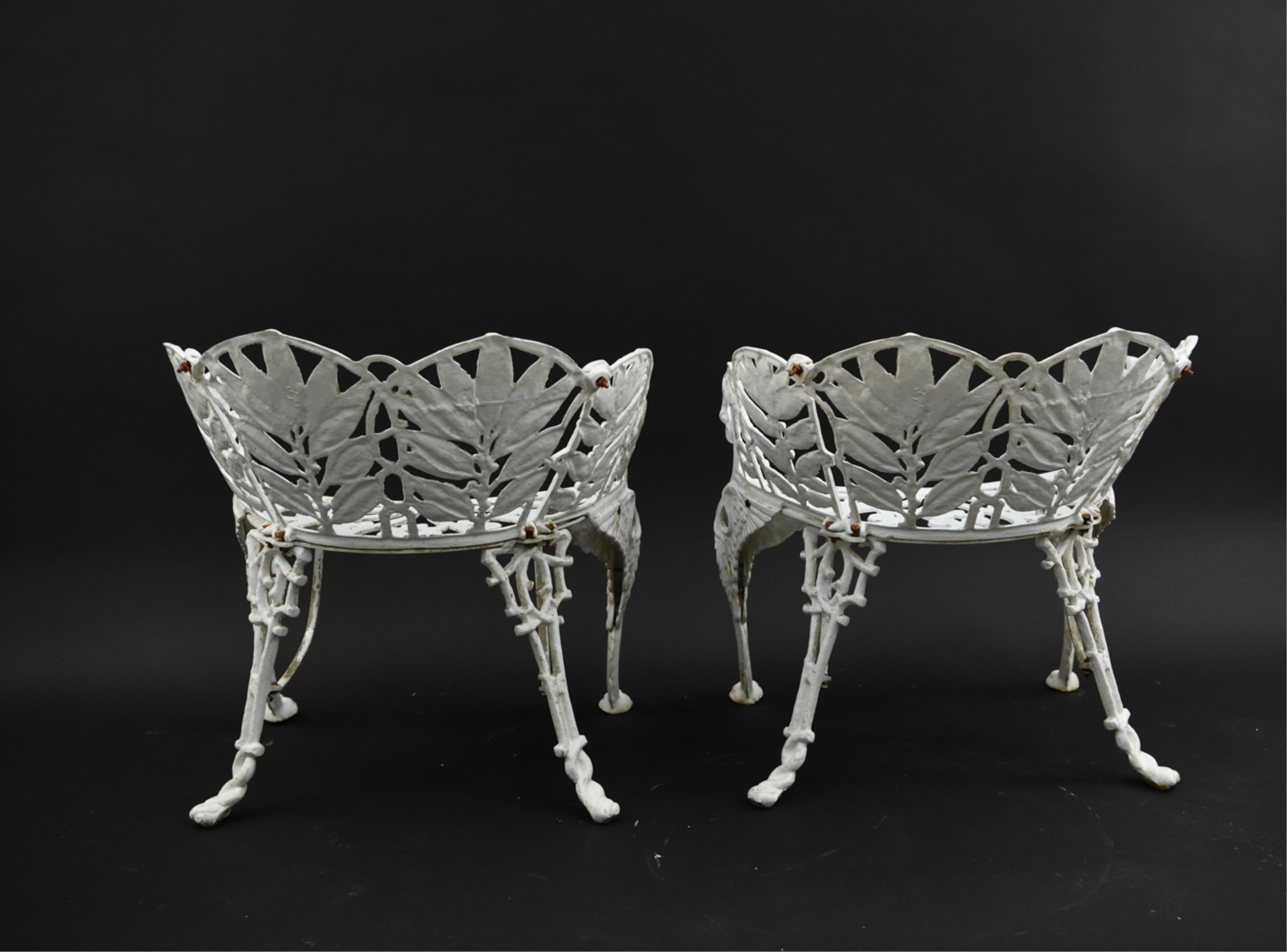 Coalbrookdale-Style Laurel Leaf & Winged Griffen Garden Bench and Chairs 7