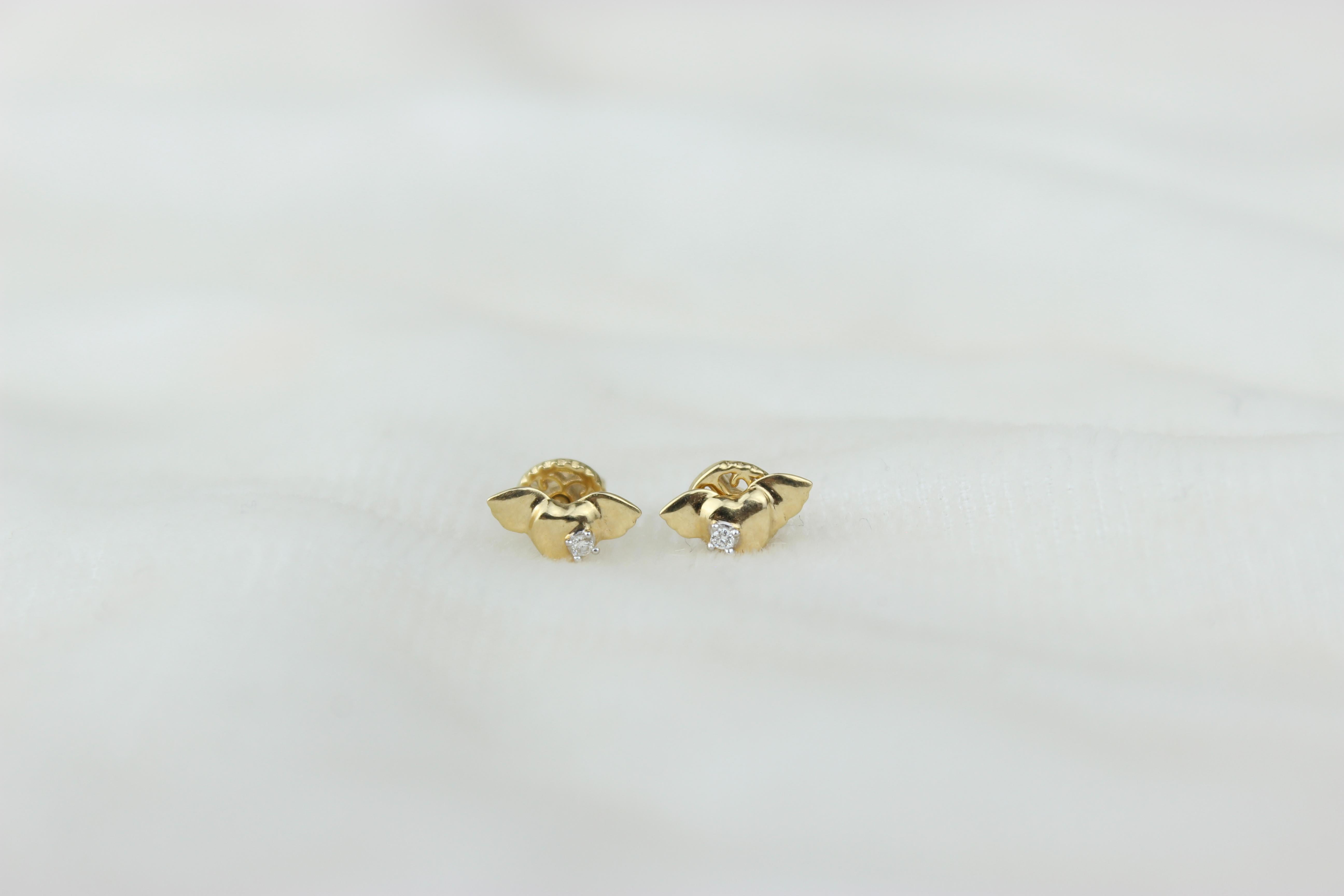 Winged Heart Diamond Earrings for Girls (Kids/Toddlers) in 18K Solid Gold In New Condition For Sale In New Delhi, DL