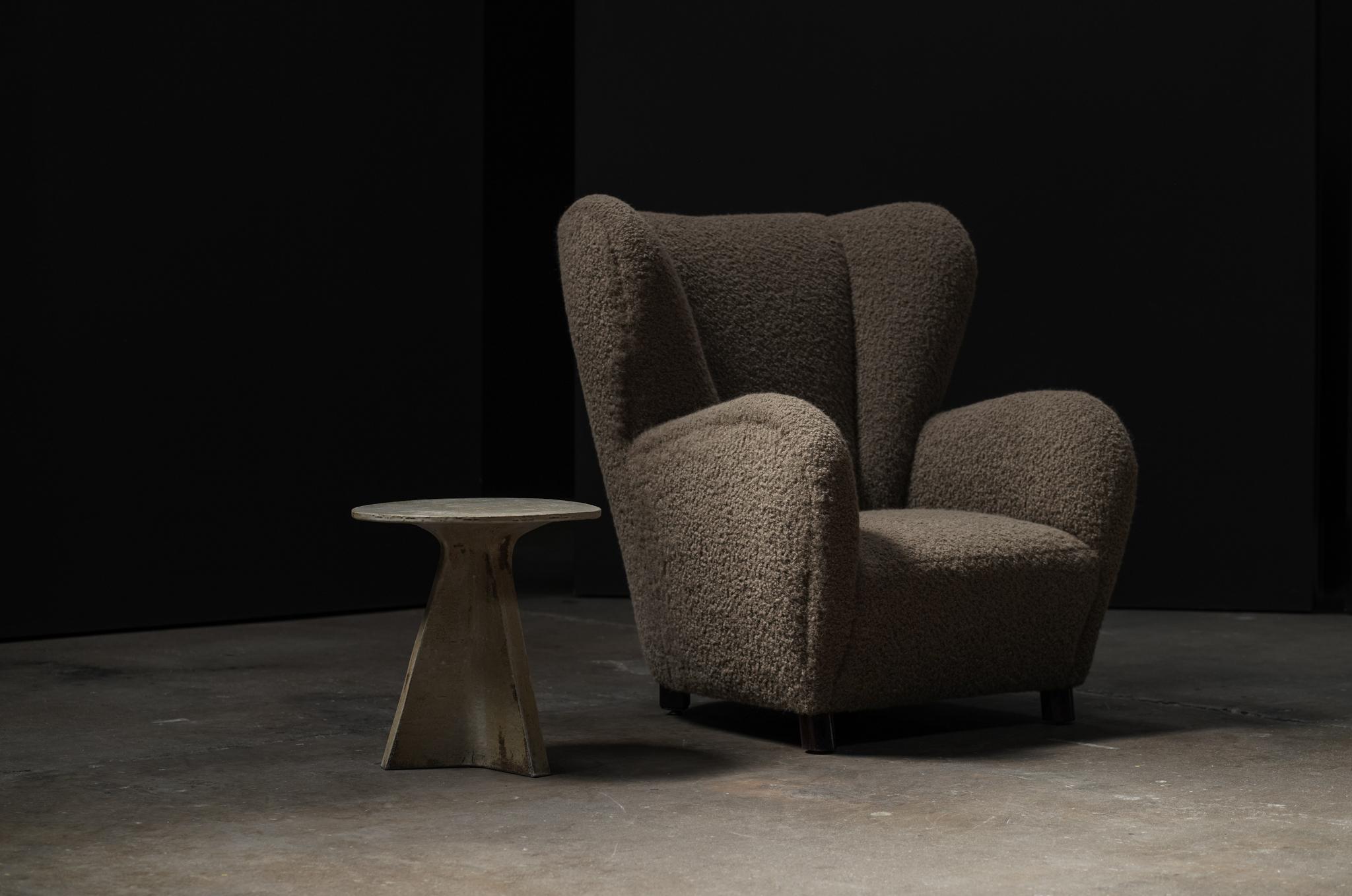 Milieu du XXe siècle Chaise longue à oreilles Boucle en vente