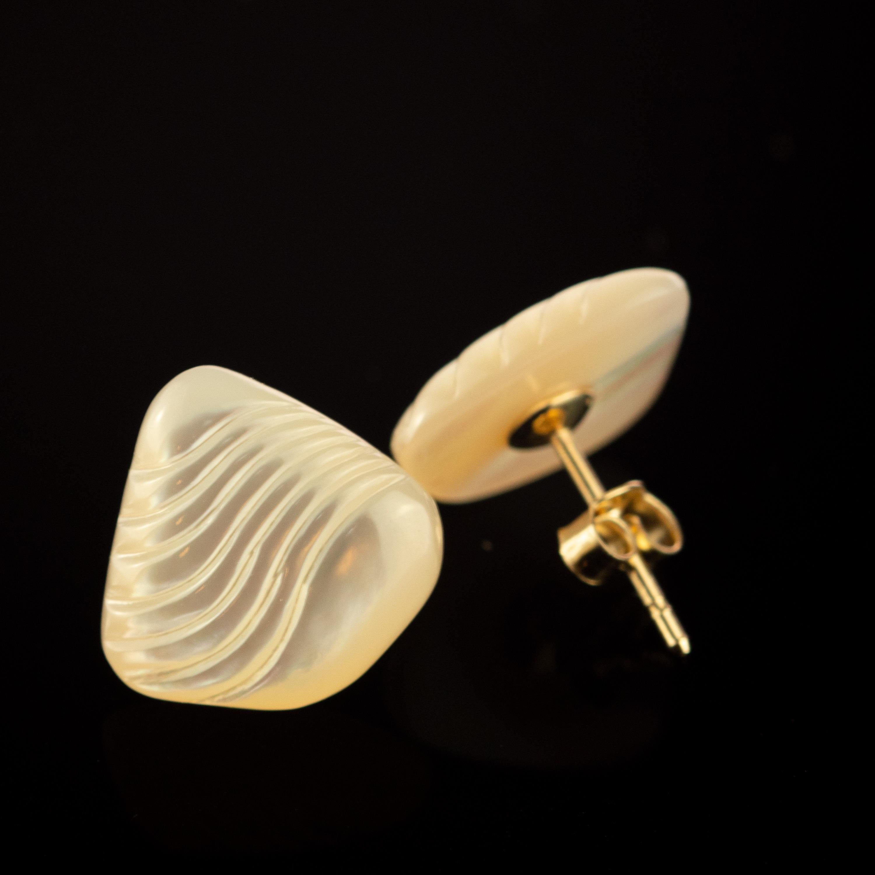 Wings 9 Karat Gold Mother of Pearl Carved Stud Handmade Free Earrings For Sale 1