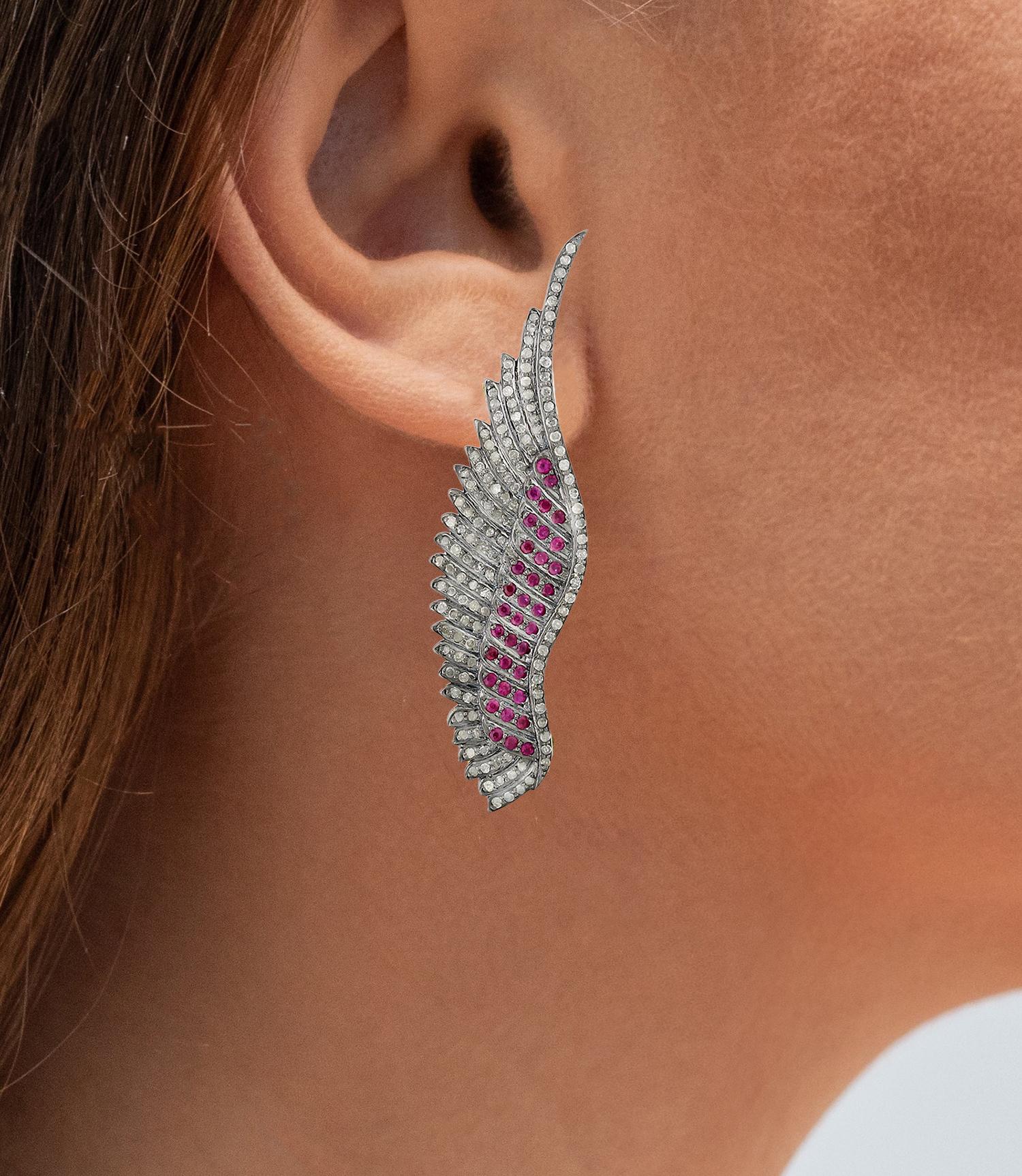 Contemporain Boucles d'oreilles à ailes rubis et diamants 2,32 carats en vente