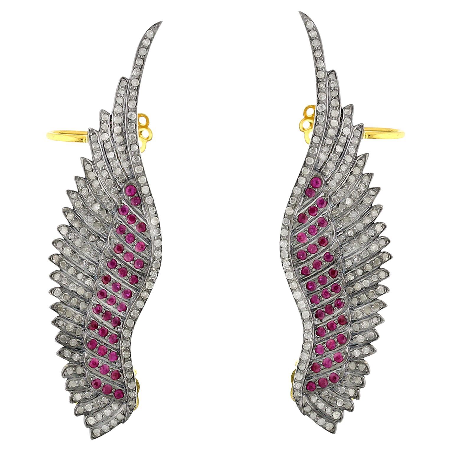 Boucles d'oreilles à ailes rubis et diamants 2,32 carats en vente