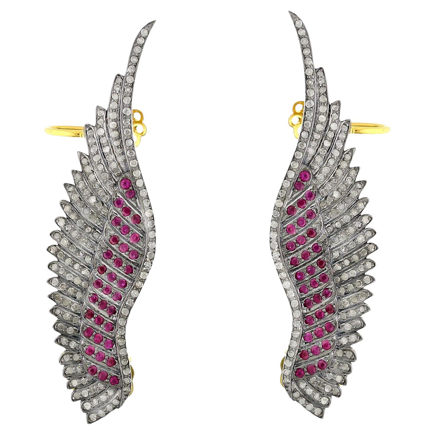 Boucles d'oreilles à ailes rubis et diamants 2,32 carats en vente