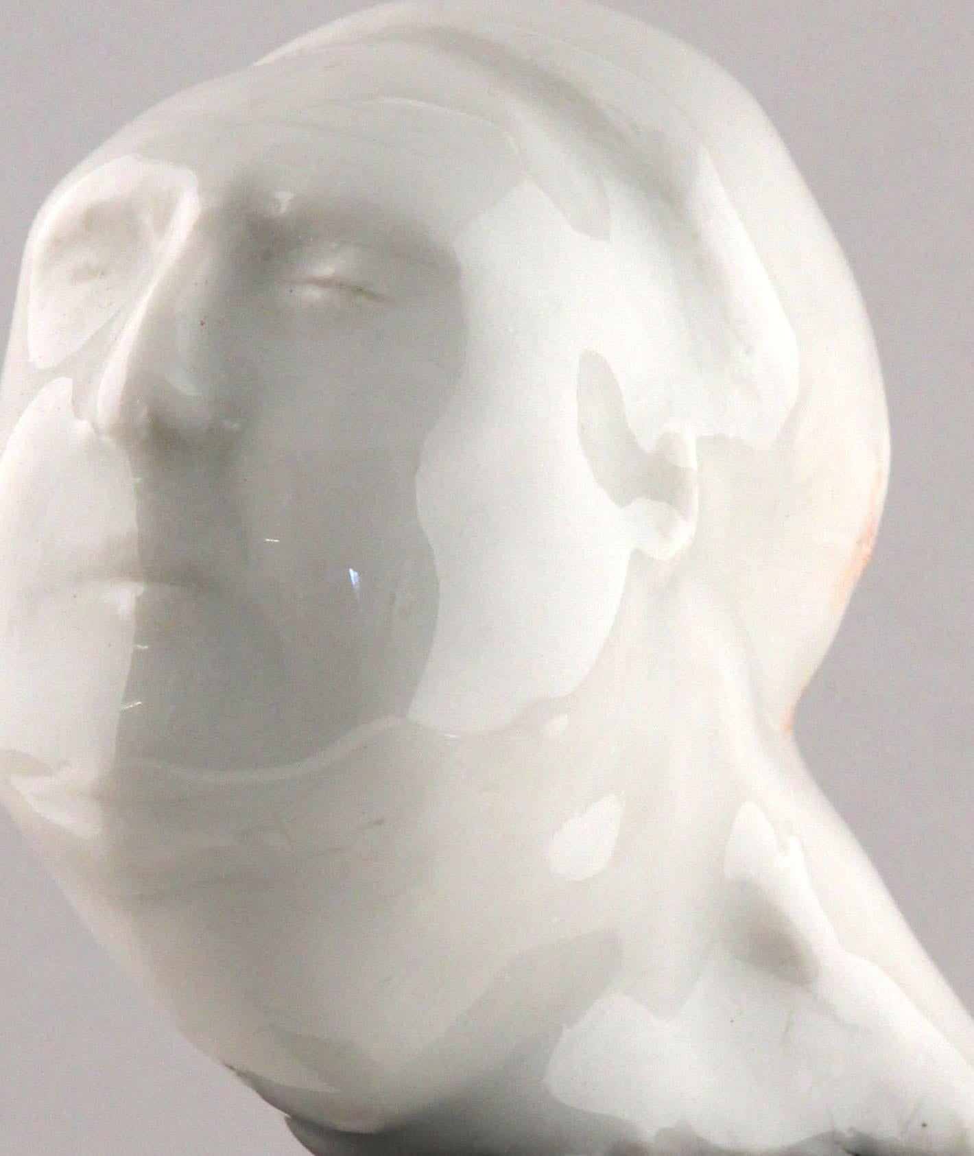La serie Worry, testa in gres: 'Pure' - Sculpture Contemporaneo di Winifred McNeill