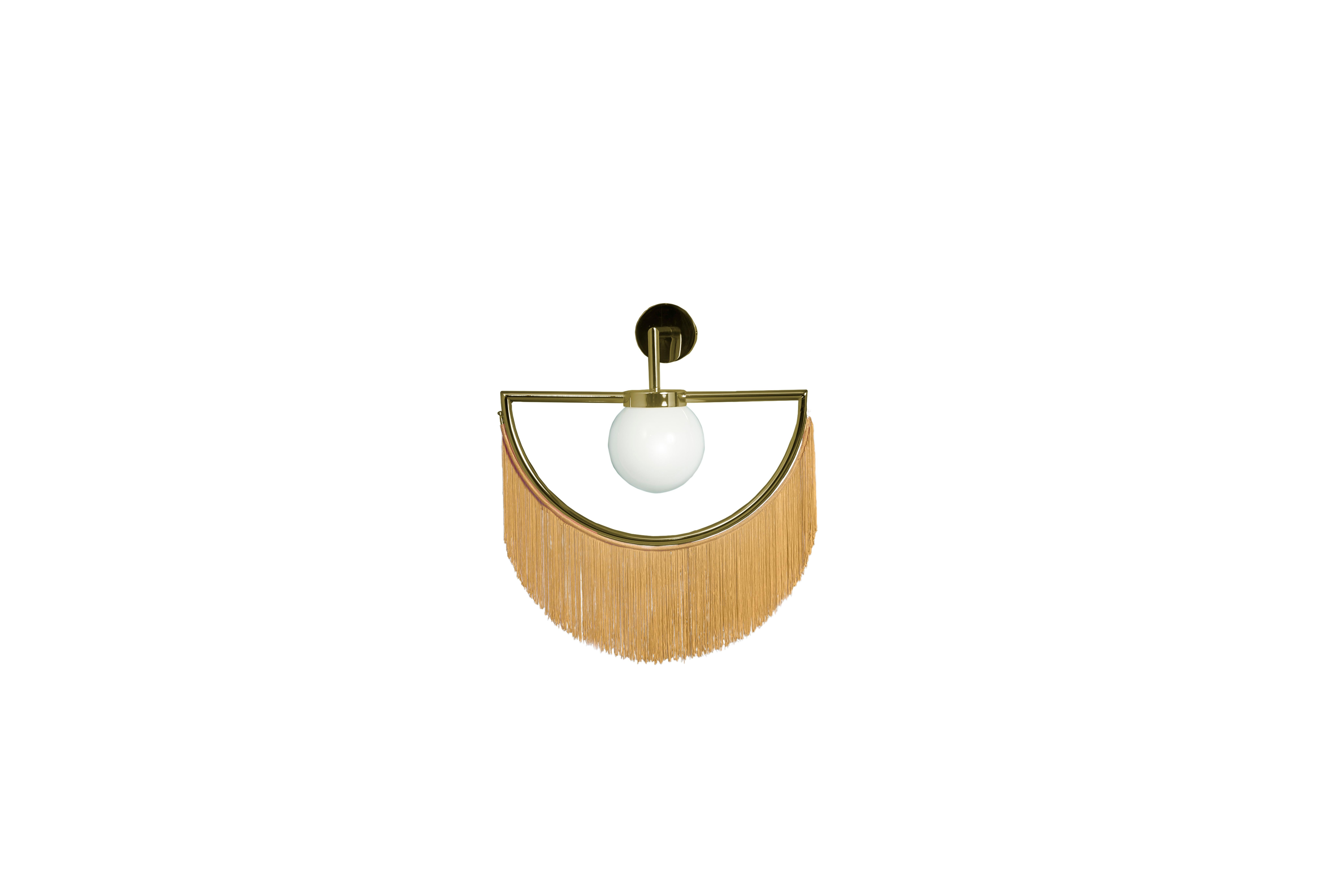 Lampada da parete Wink Big - Struttura in Bigli dorato e frange color menta pastello di Masquespacio In condizioni Nuovo in vendita a Geneve, CH