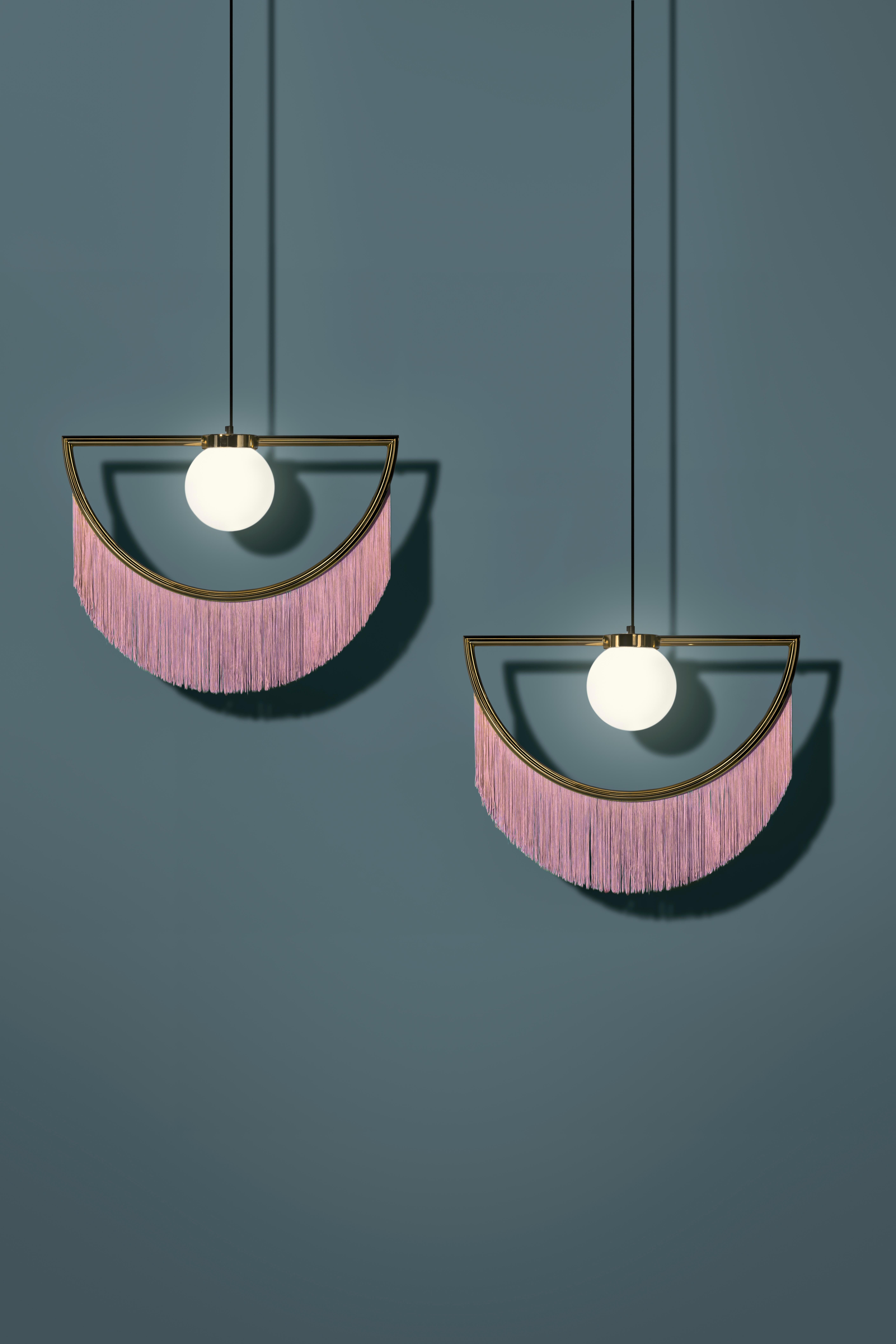 Lampada da soffitto Wink - Struttura in grafite e frange rosa pastello di Masquespacio in vendita 1