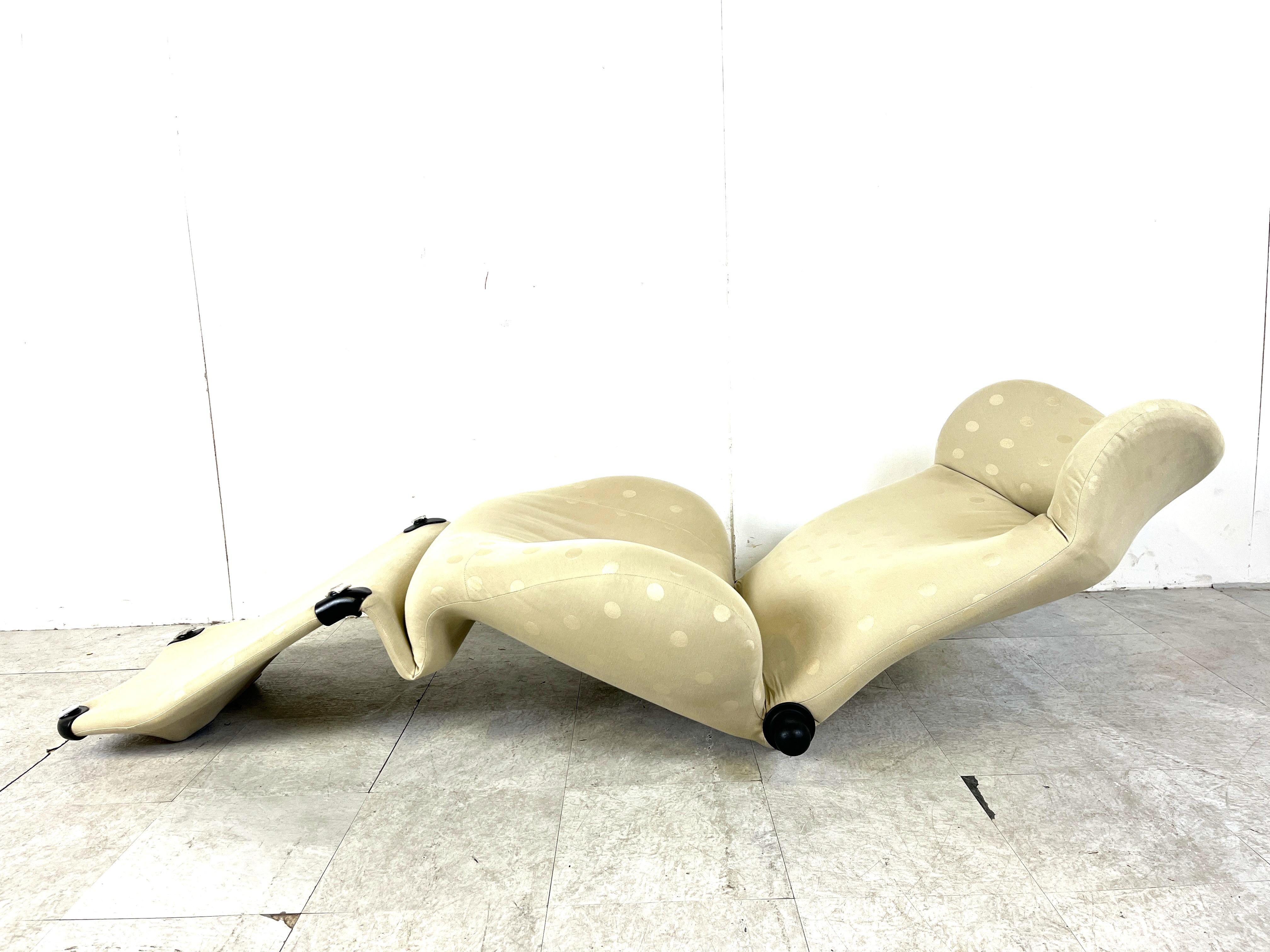 Late 20th Century Wink easy chair designed by Toshiyuki Kita for Cassina, 1980s For Sale