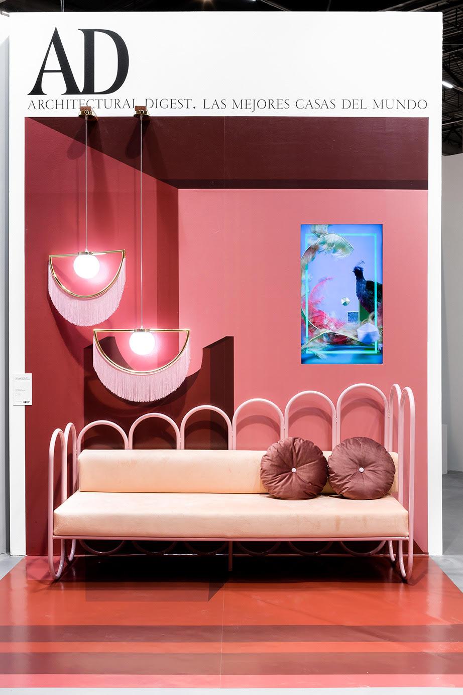 Espagnol Lampe pendante Wink en plaqué or avec franges roses en vente