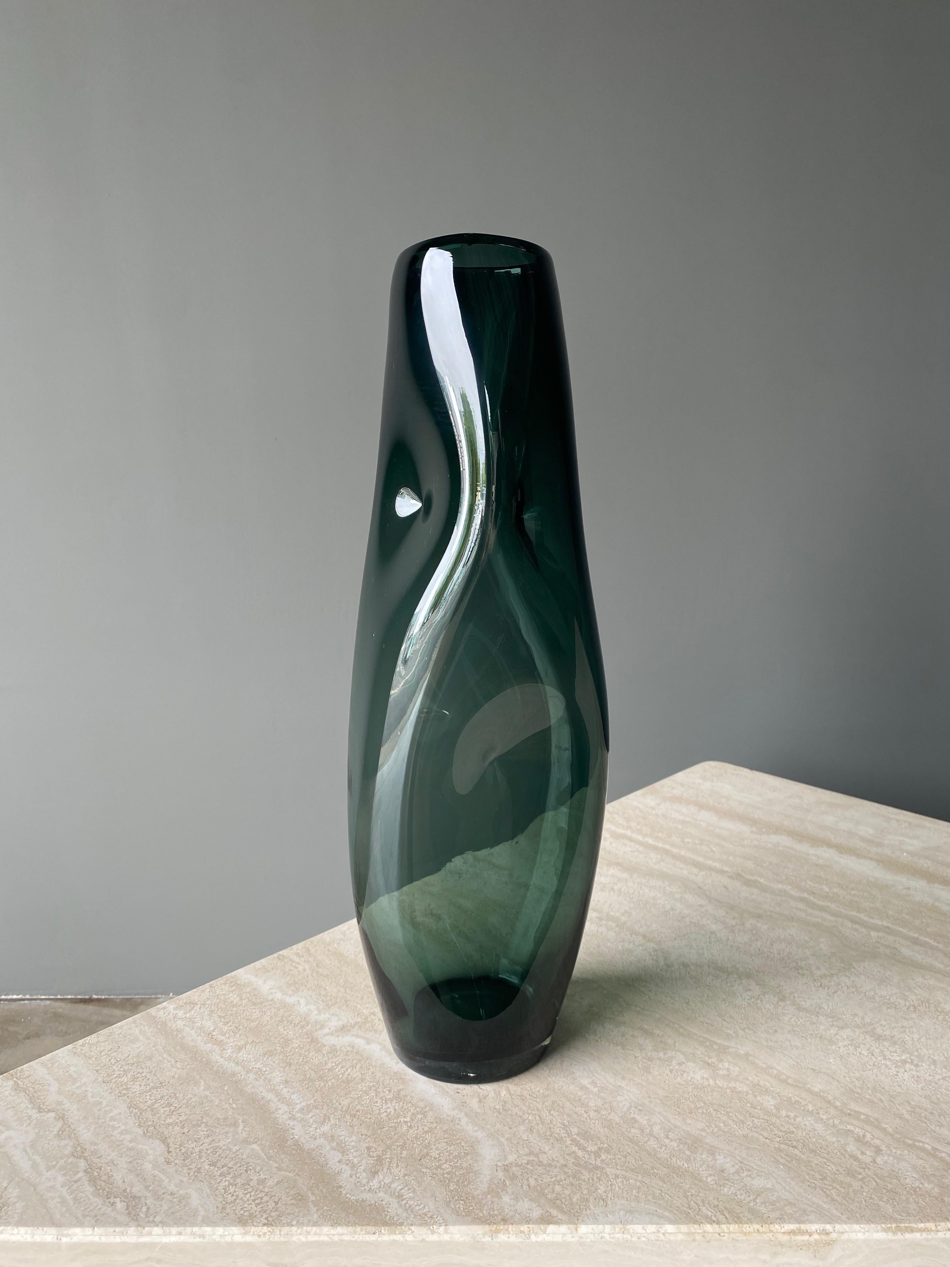 Winslow Anderson für Blenko, Vase „Pinched“ aus Kunstglas, 1960er-Jahre  (amerikanisch) im Angebot