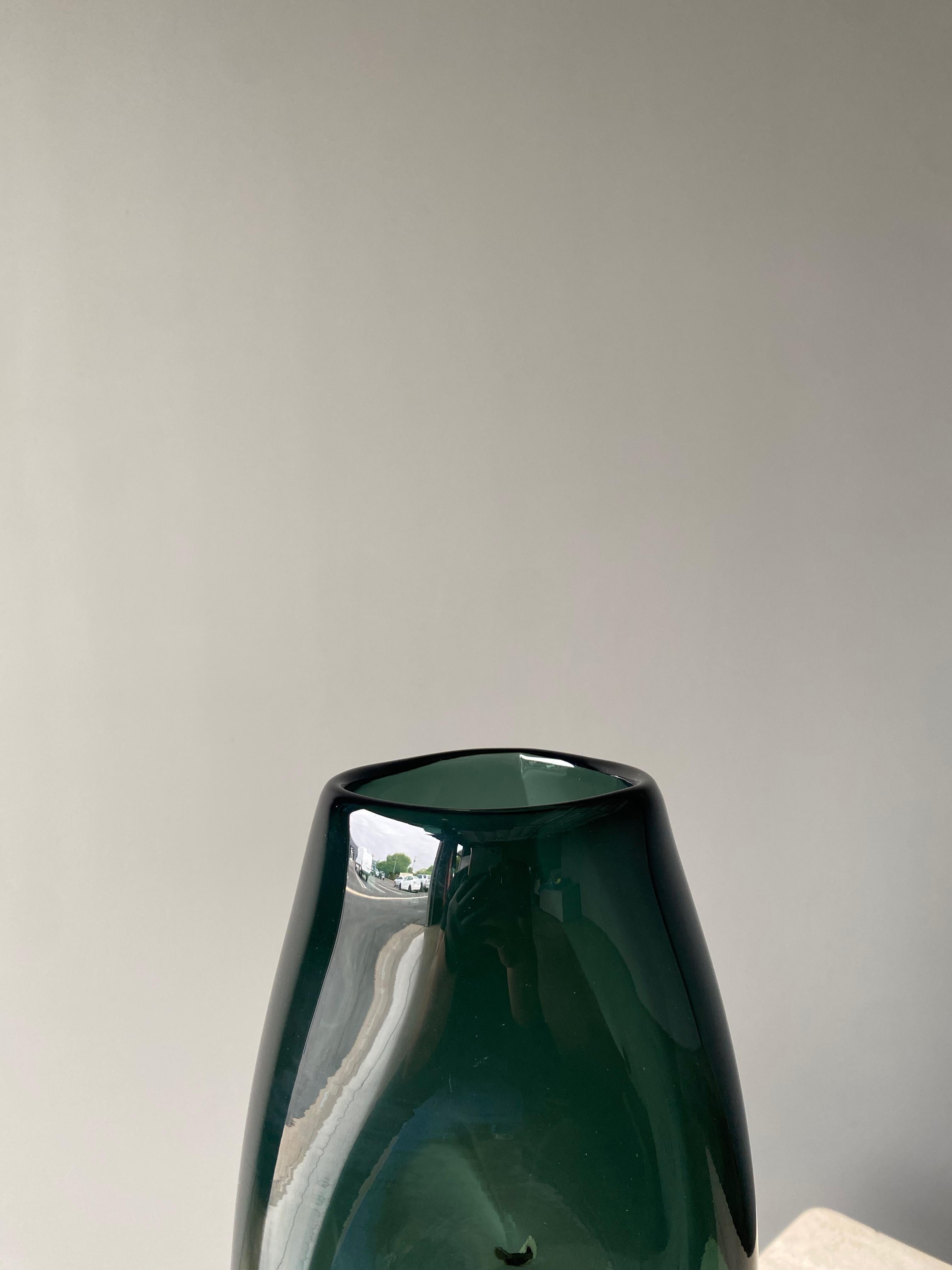 Winslow Anderson für Blenko, Vase „Pinched“ aus Kunstglas, 1960er-Jahre  im Zustand „Gut“ im Angebot in Costa Mesa, CA