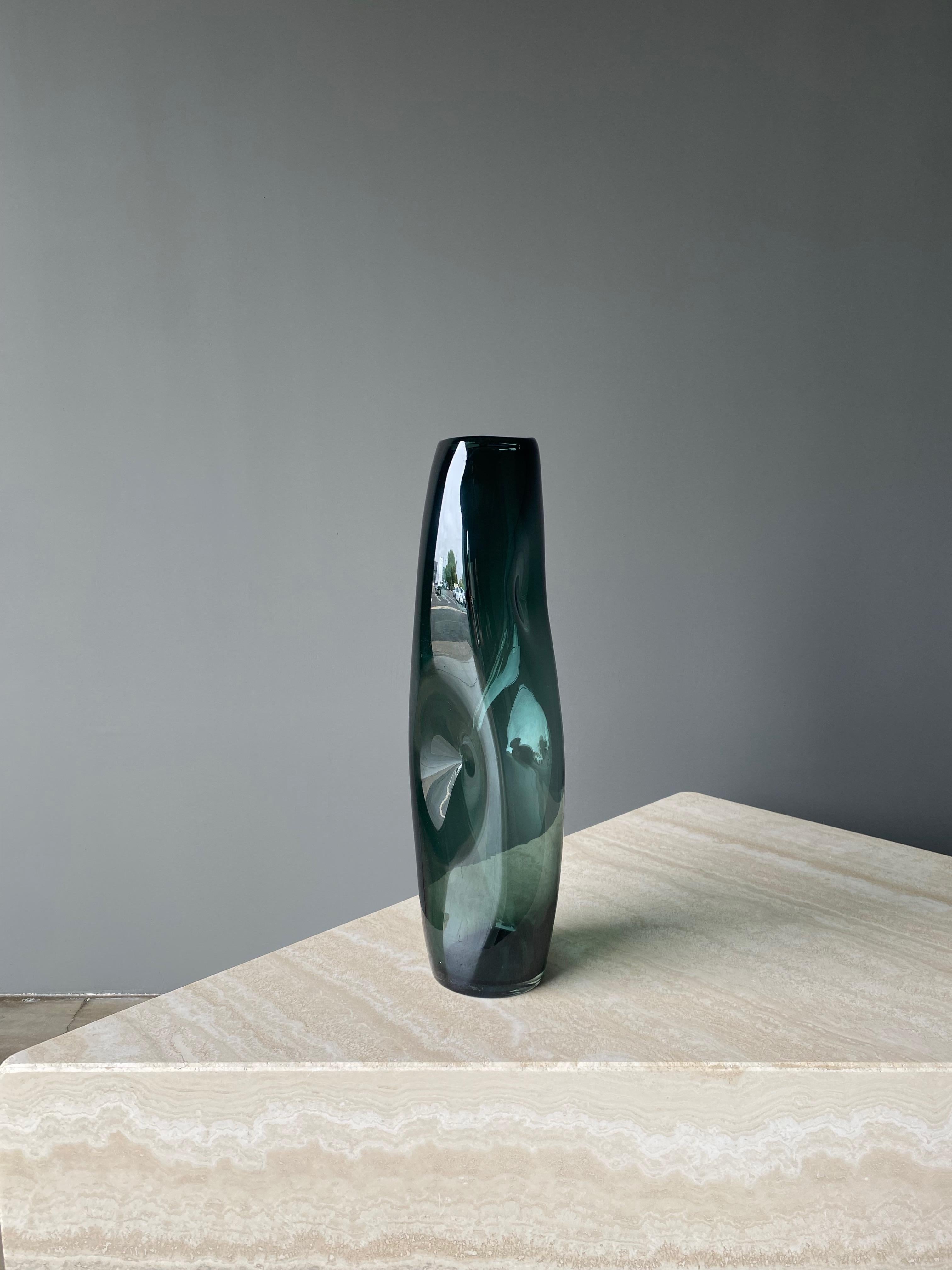 Winslow Anderson für Blenko, Vase „Pinched“ aus Kunstglas, 1960er-Jahre  (20. Jahrhundert) im Angebot