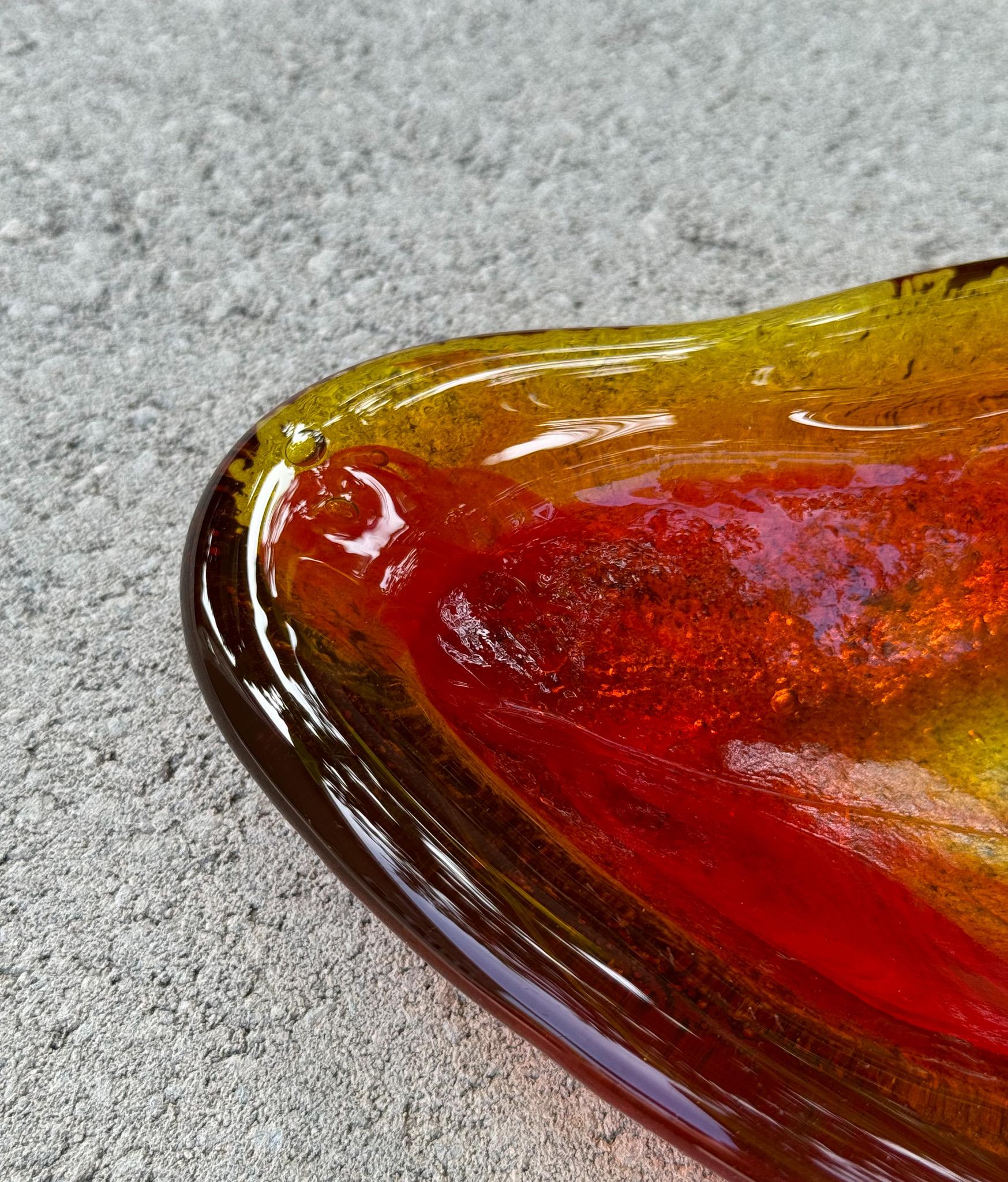 Winslow Anderson Handmade Amoeba Freeform Glass Bowl / Tray for Blenko, c.1965 In Good Condition For Sale In San Juan Capistrano, CA