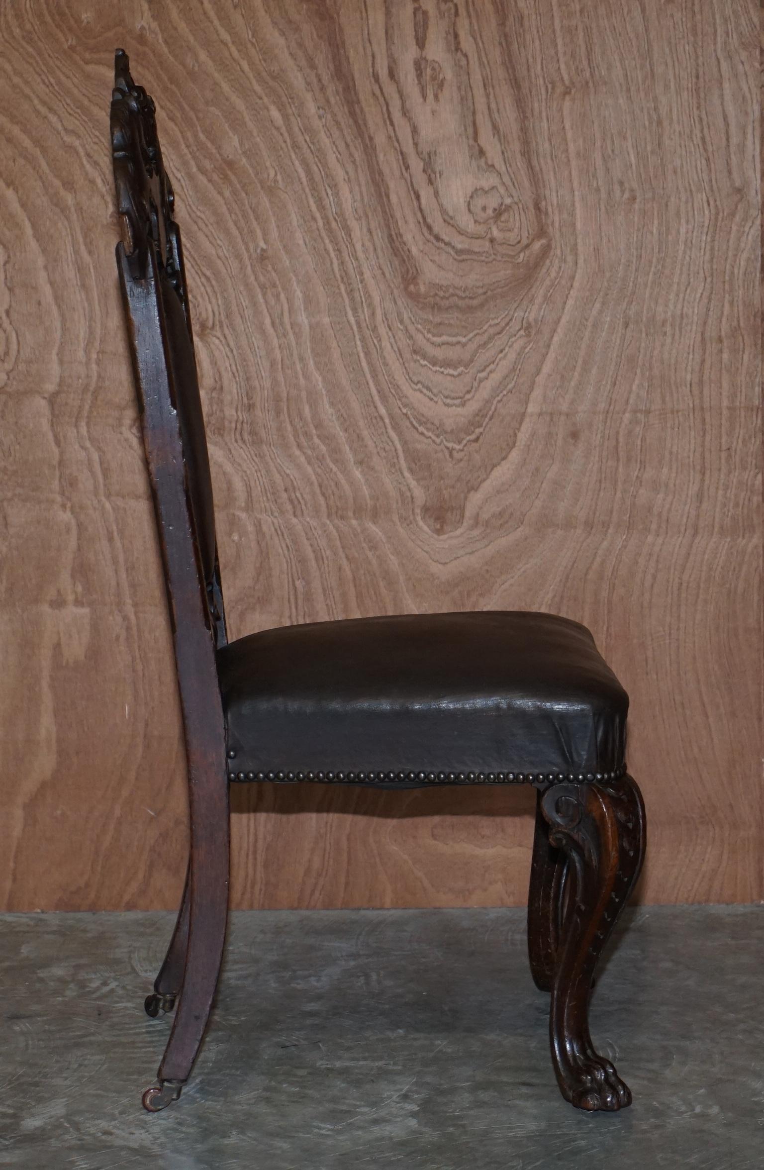 Winston Churchill A Link House of Harris Huit chaises de salle à manger Carver antiques en vente 6
