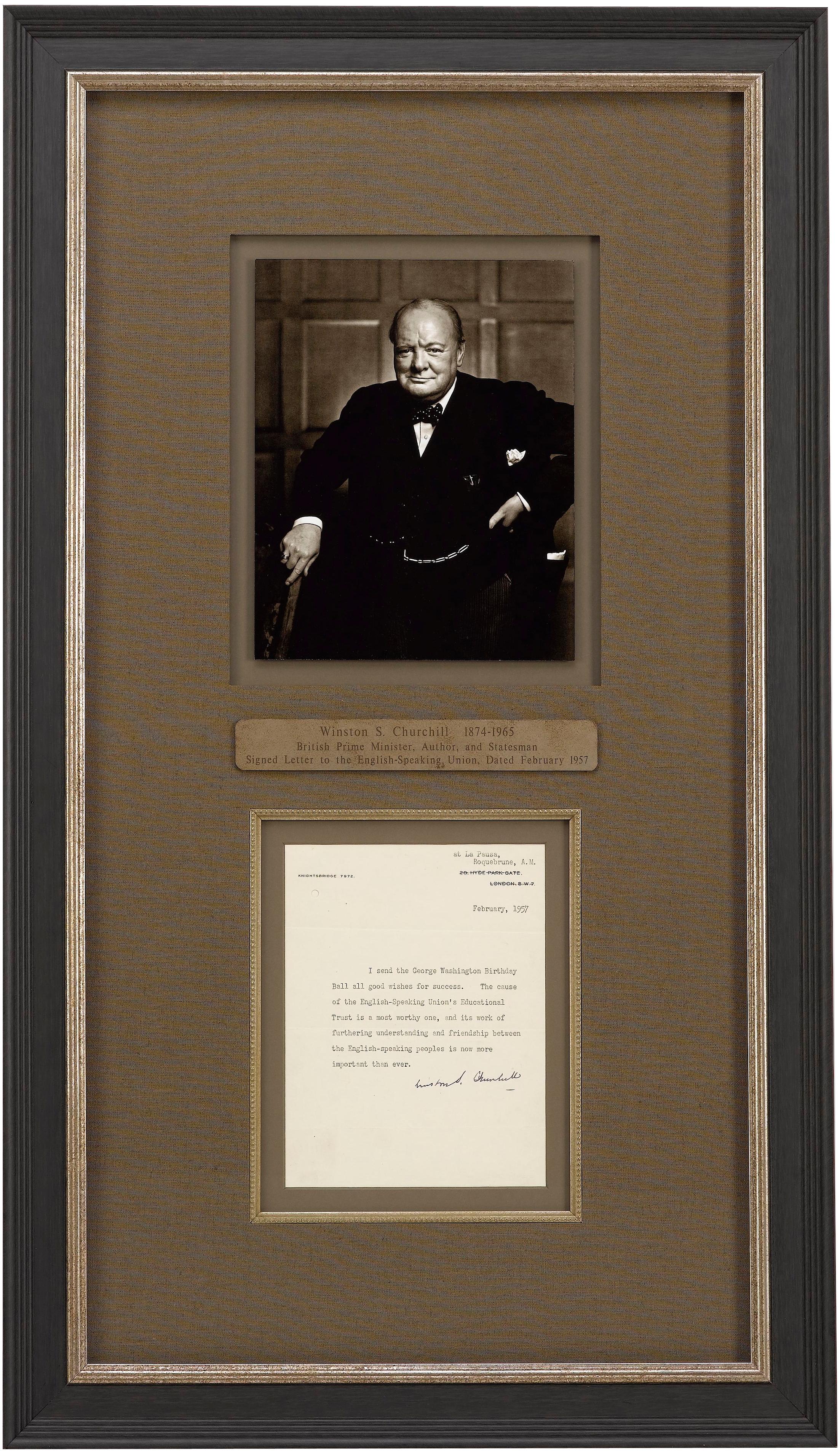 Il s'agit d'une lettre signée de Winston Churchill adressée en février 1957 à l'Union anglophone, soulignant l'importance des bonnes relations entre les États-Unis et la Grande-Bretagne. La lettre d'une page souligne la célébration de l'anniversaire