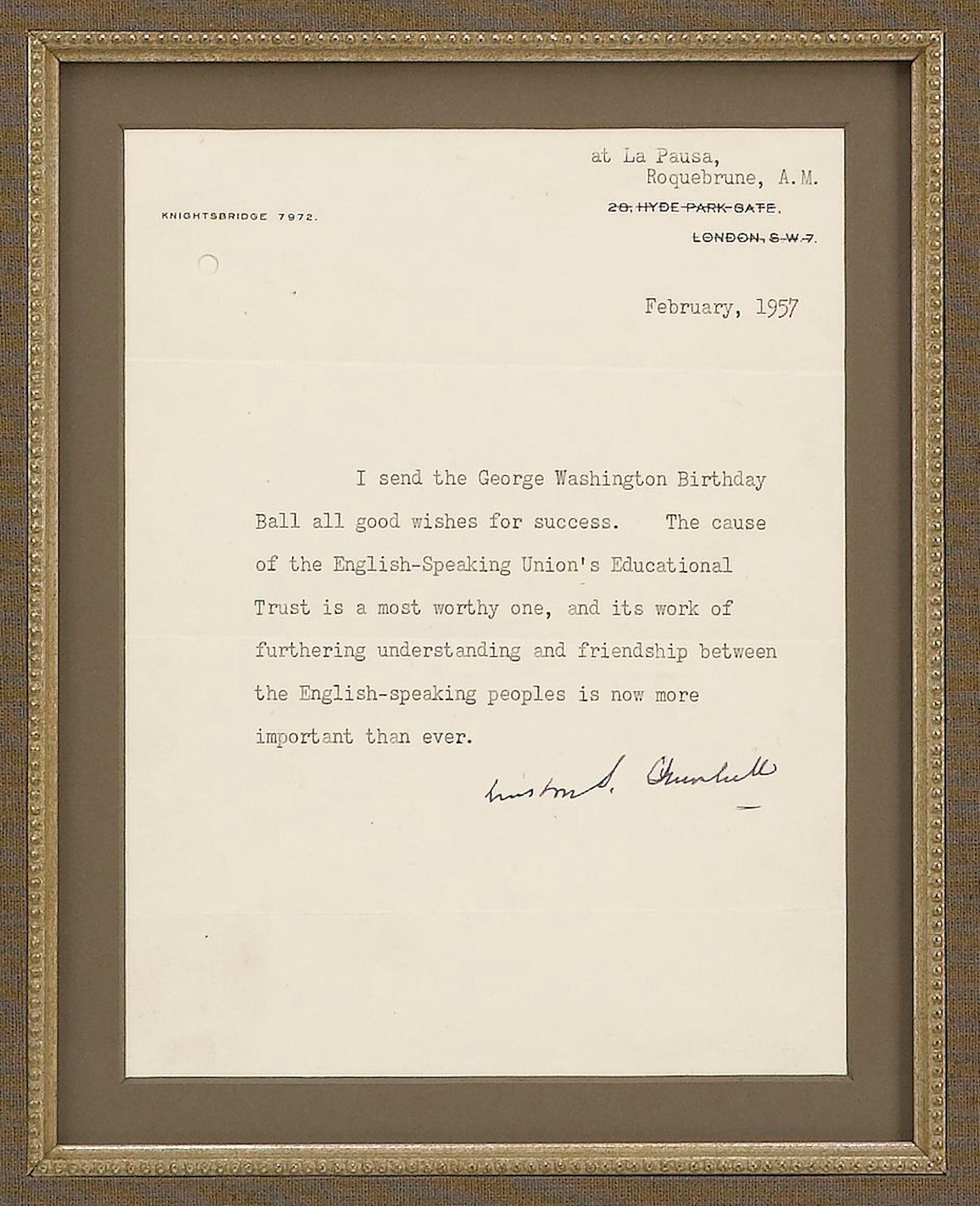 Français Lettre dactylographiée signée de Winston Churchill, à l'Union de langue anglaise, fév. 1957 en vente