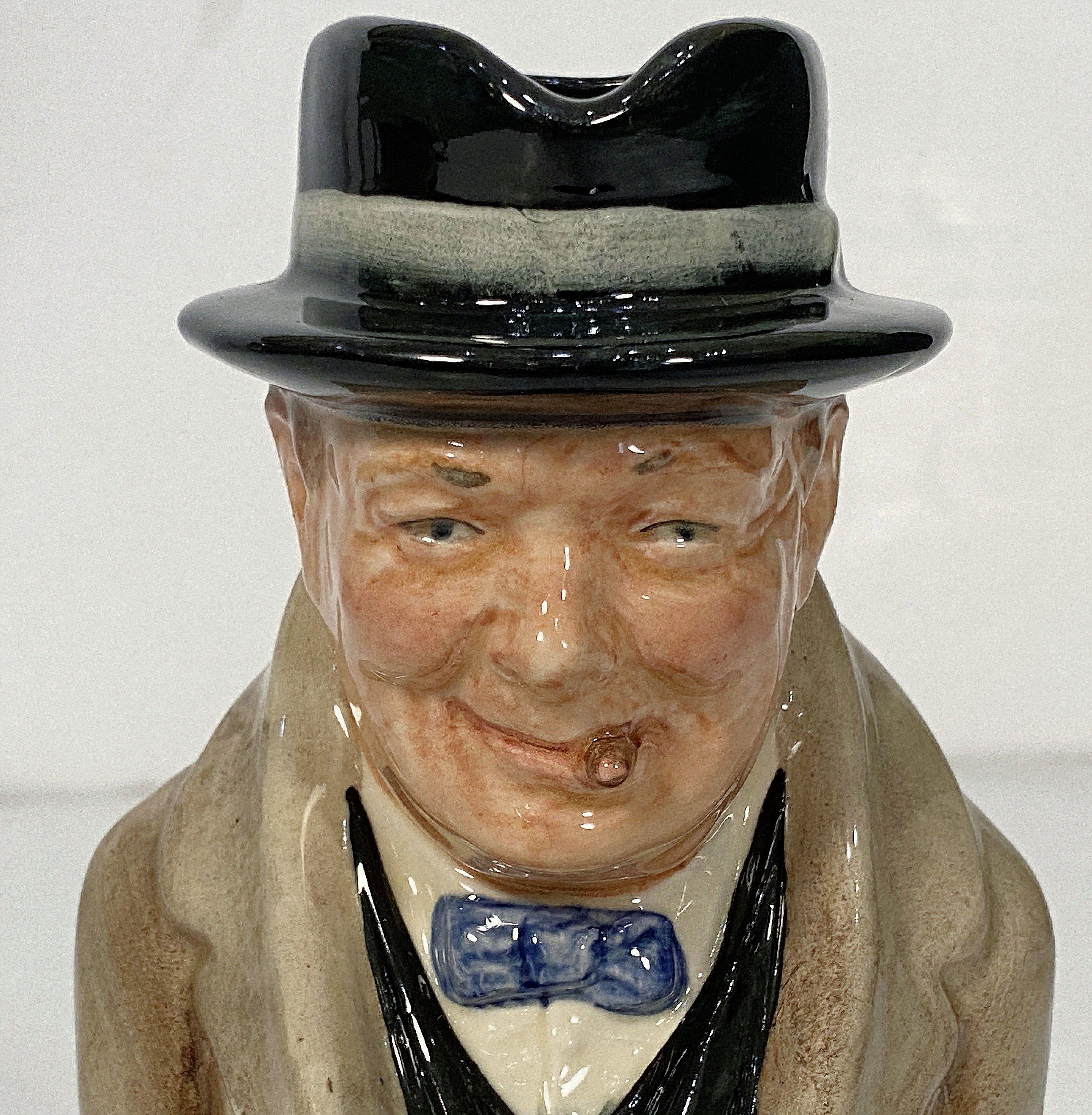 Jarra Winston Churchill Toby de Royal Doulton en venta 2