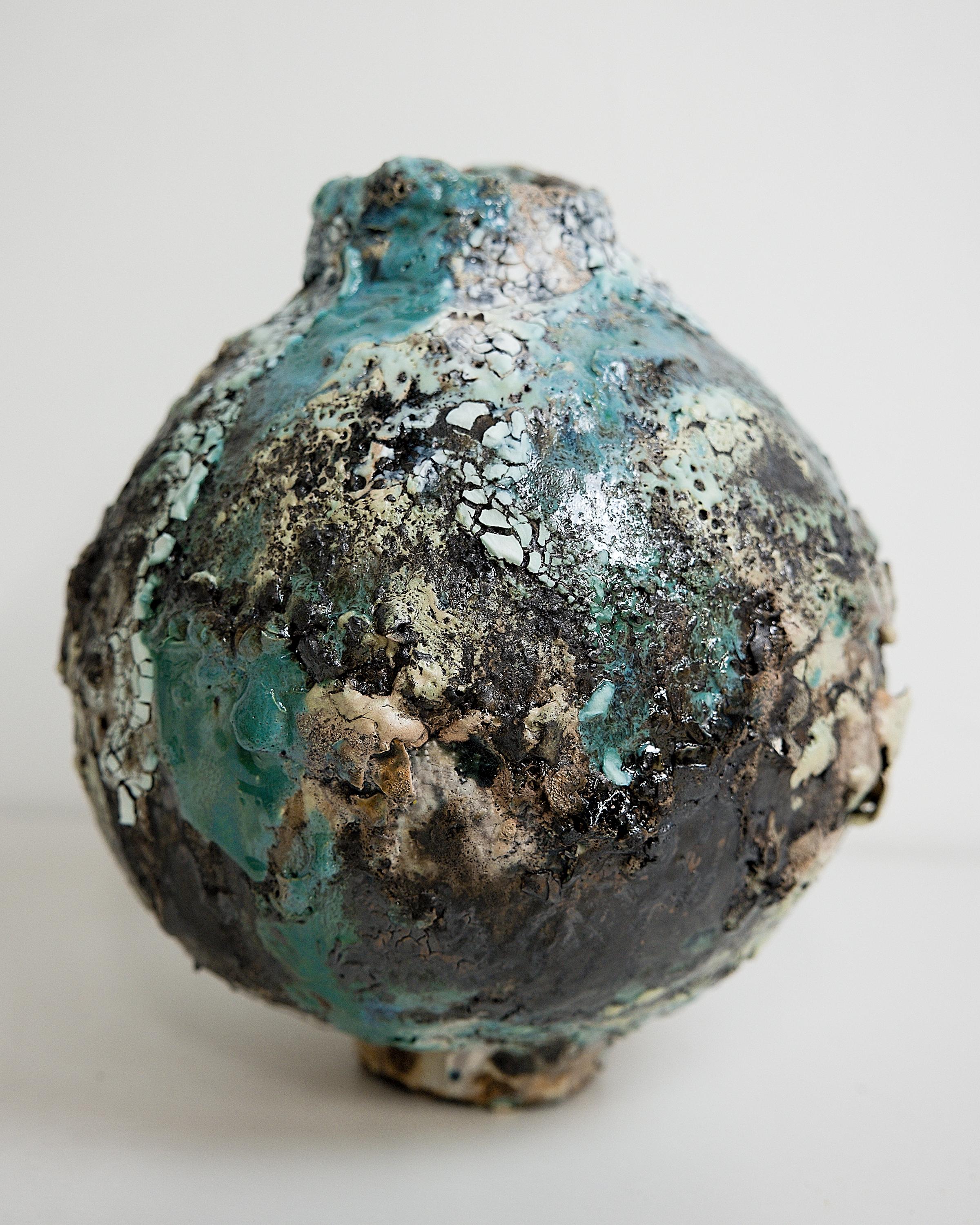 Winter Moon Cracked Vase !! In New Condition For Sale In Van Nuys, CA