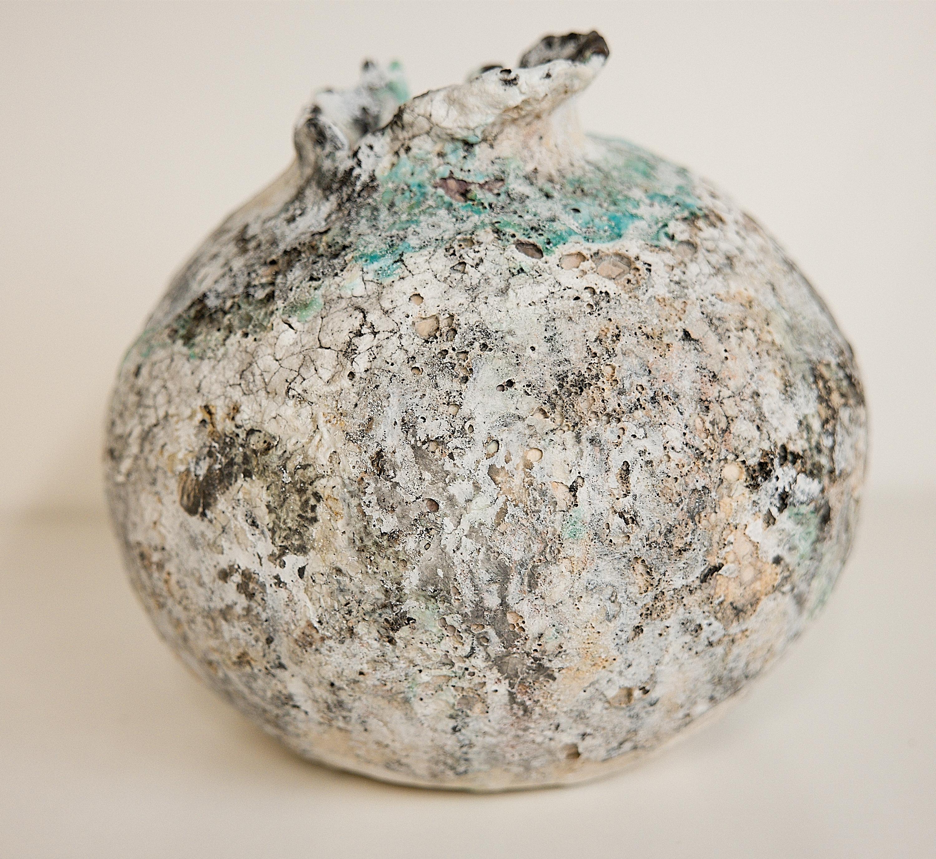 Vase Cracked Winter Moon III Neuf - En vente à Van Nuys, CA
