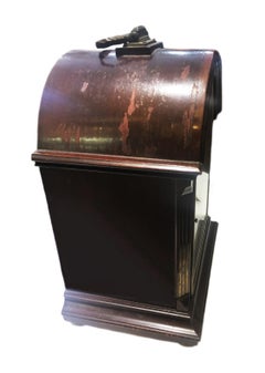 Winterhalder & Hofmeier for J.E Caldwell & Co. Philadelphia Bracket Table Clock