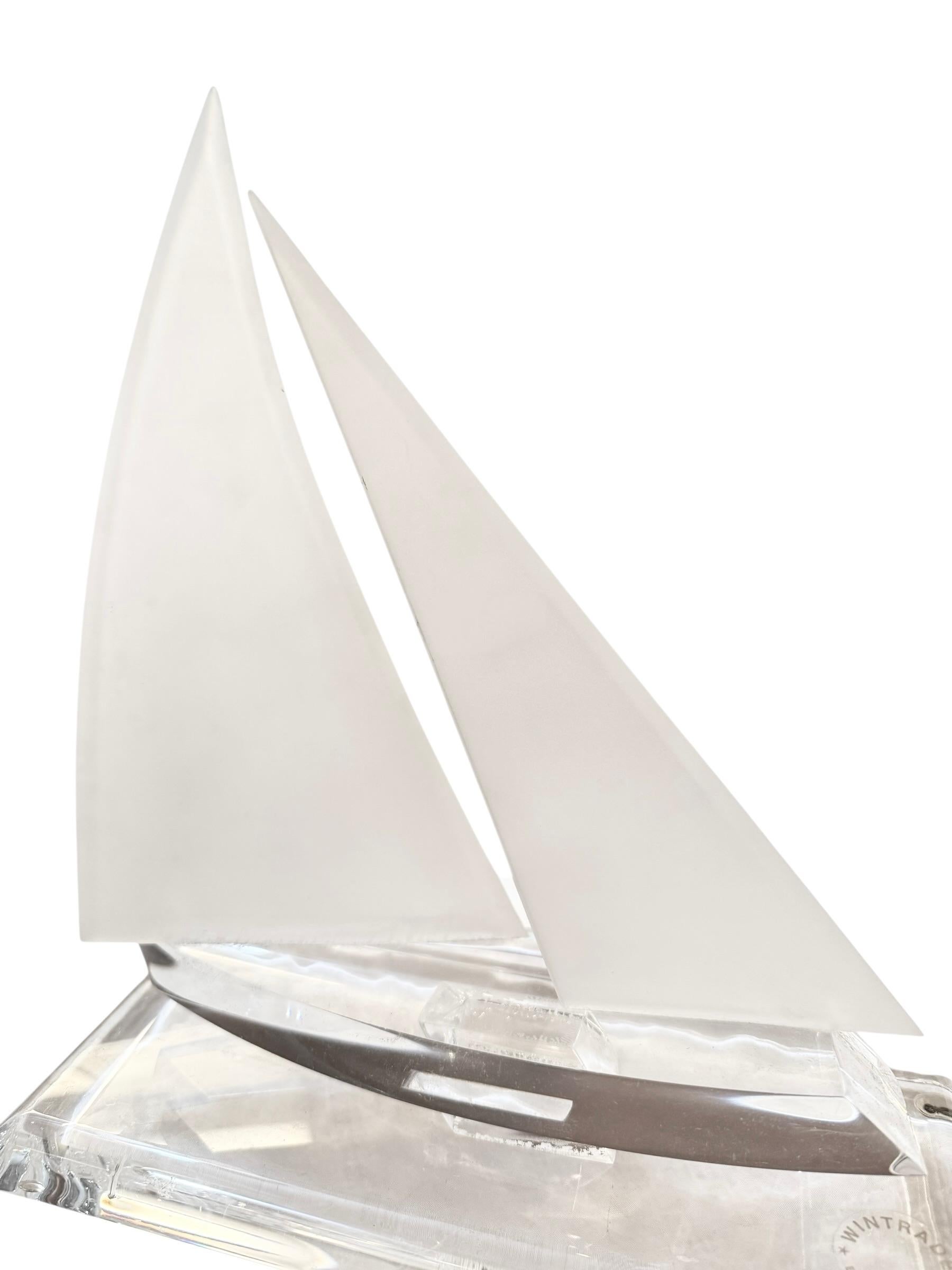 Wintrade Bevery Hille Lucite Sailboat Sculpture en vente 3