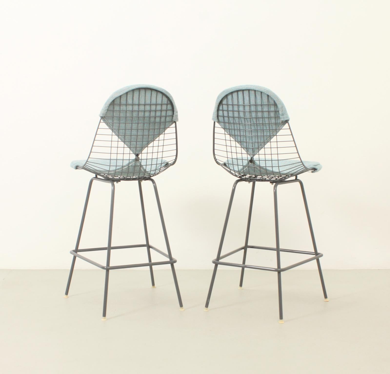 Wire Bikini Stools by Charles and Ray Eames For Sale 6