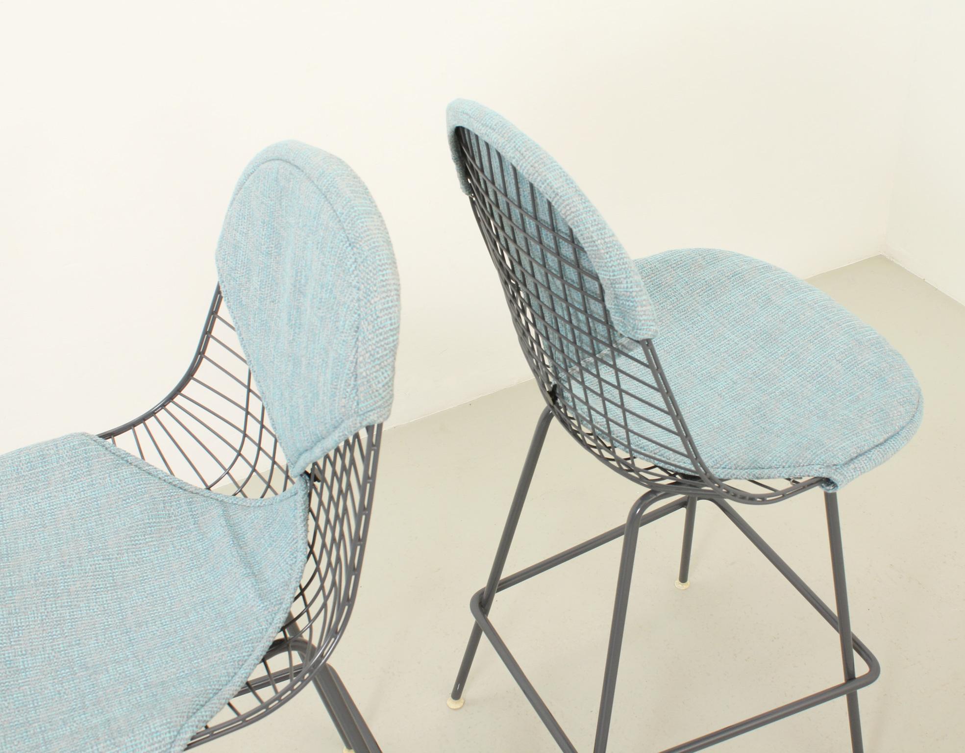Wire Bikini Stools by Charles and Ray Eames In Good Condition For Sale In Barcelona, ES