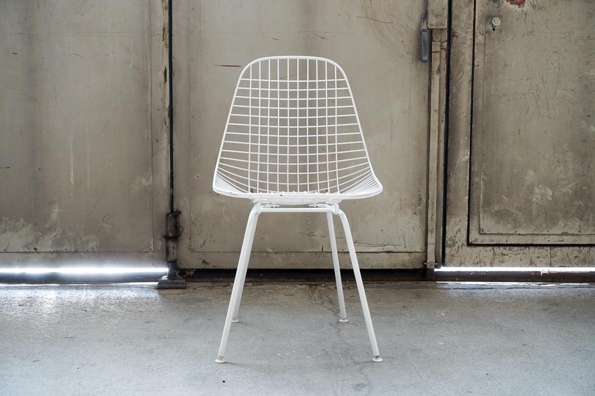 Wire Chair Modell DKX Designed by Charles and Ray Eames, 1950s im Zustand „Gut“ im Angebot in Waedenswil, CH