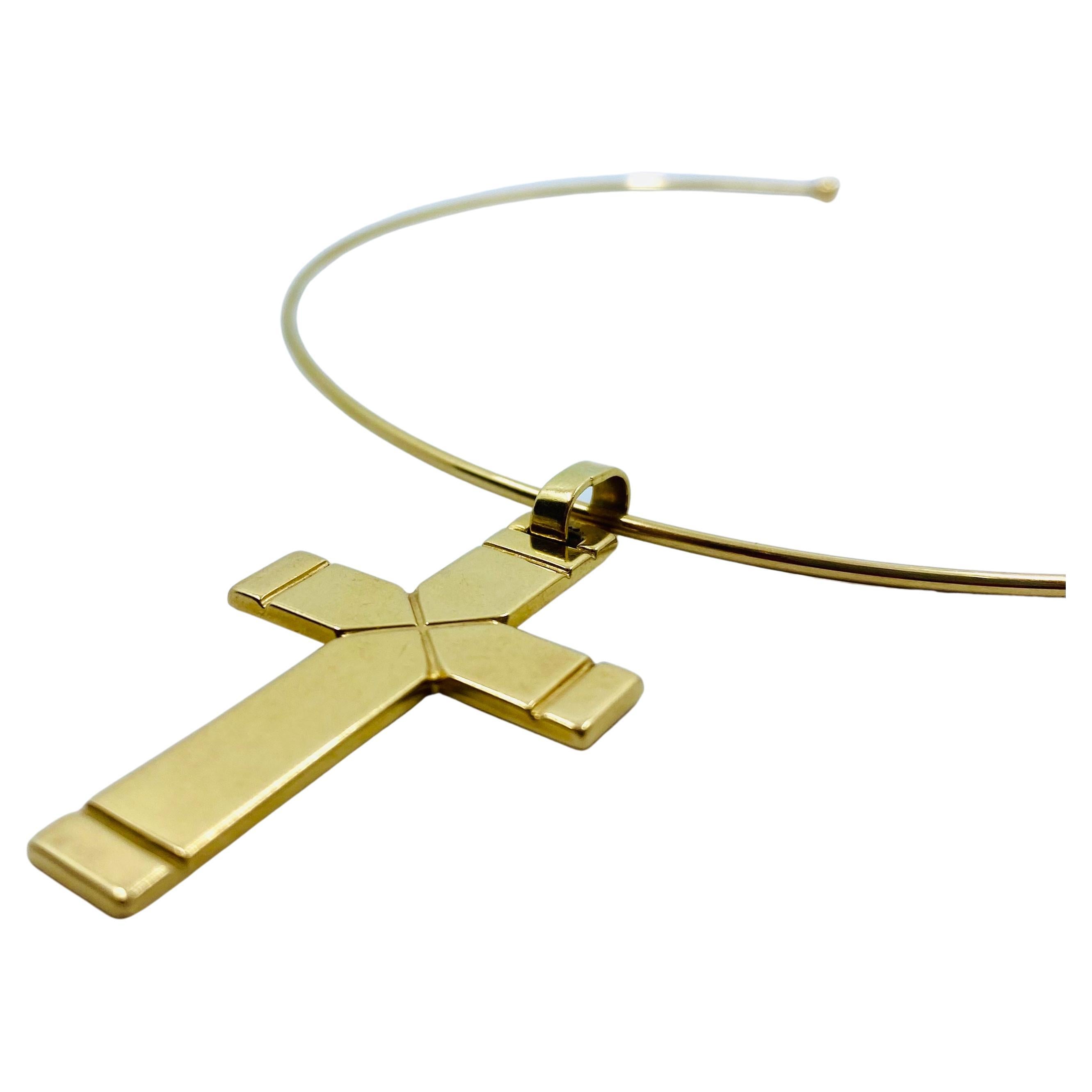 Women's or Men's Wire Choker Necklace with Cross Pendant 14k Gold For Sale