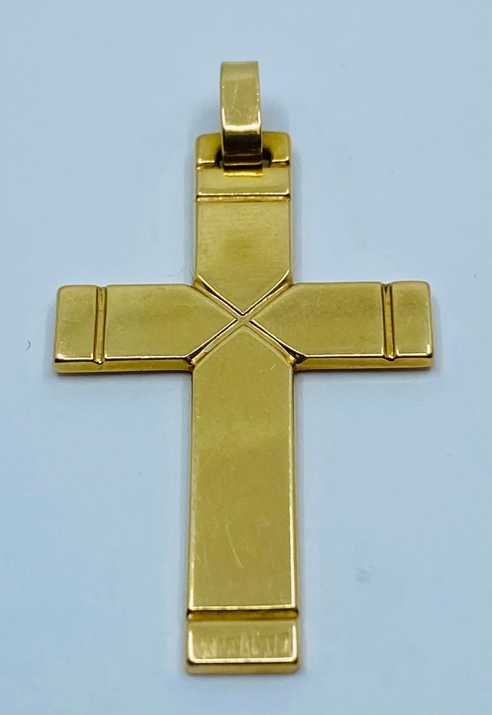 Wire Choker Necklace with Cross Pendant 14k Gold For Sale 1