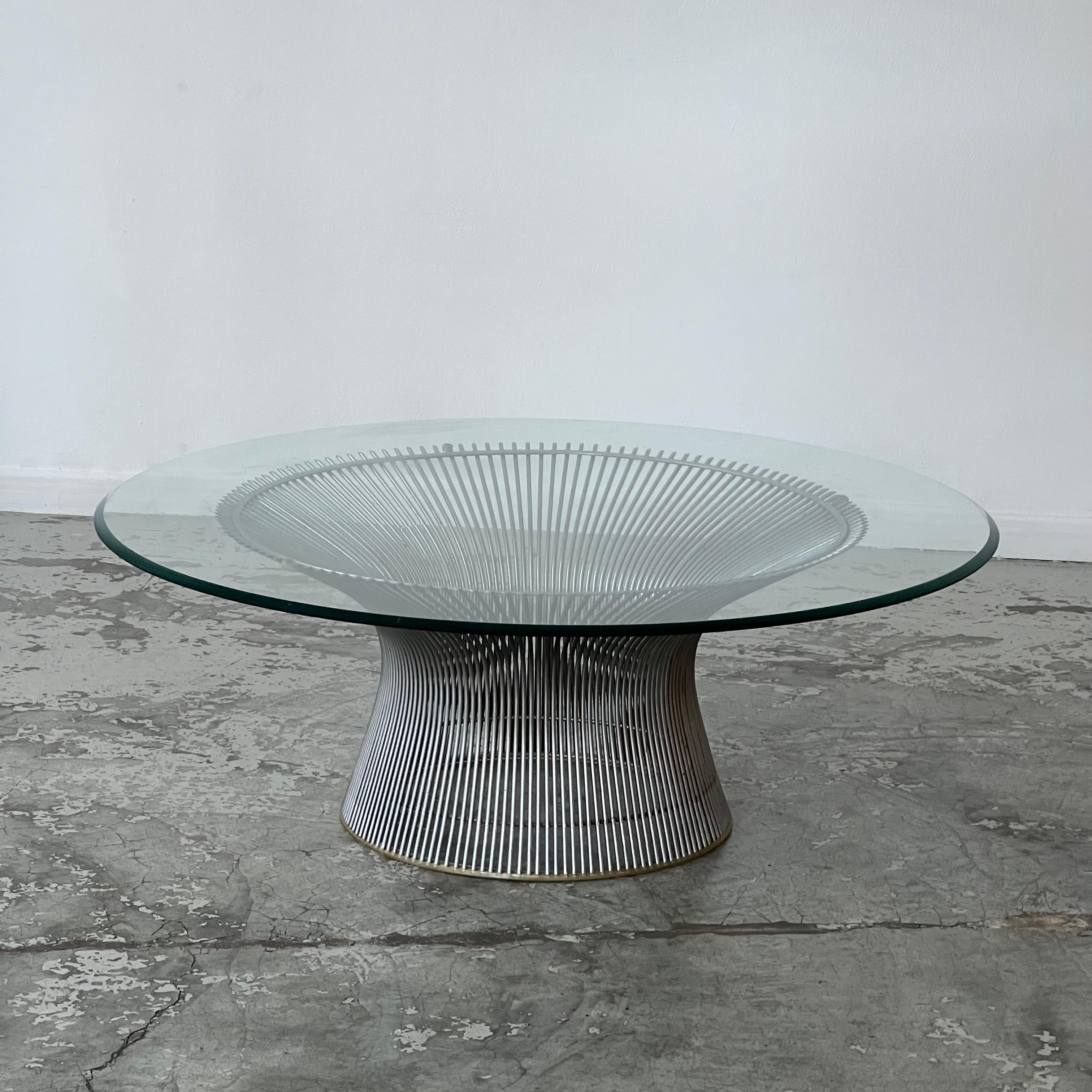 This coffee table was designed by Warren Platner Warren for Knoll International in 1966.
This architect/designer founded Platner Associates and made a name for himself with his graceful creations, exploring the design of furniture, lighting and