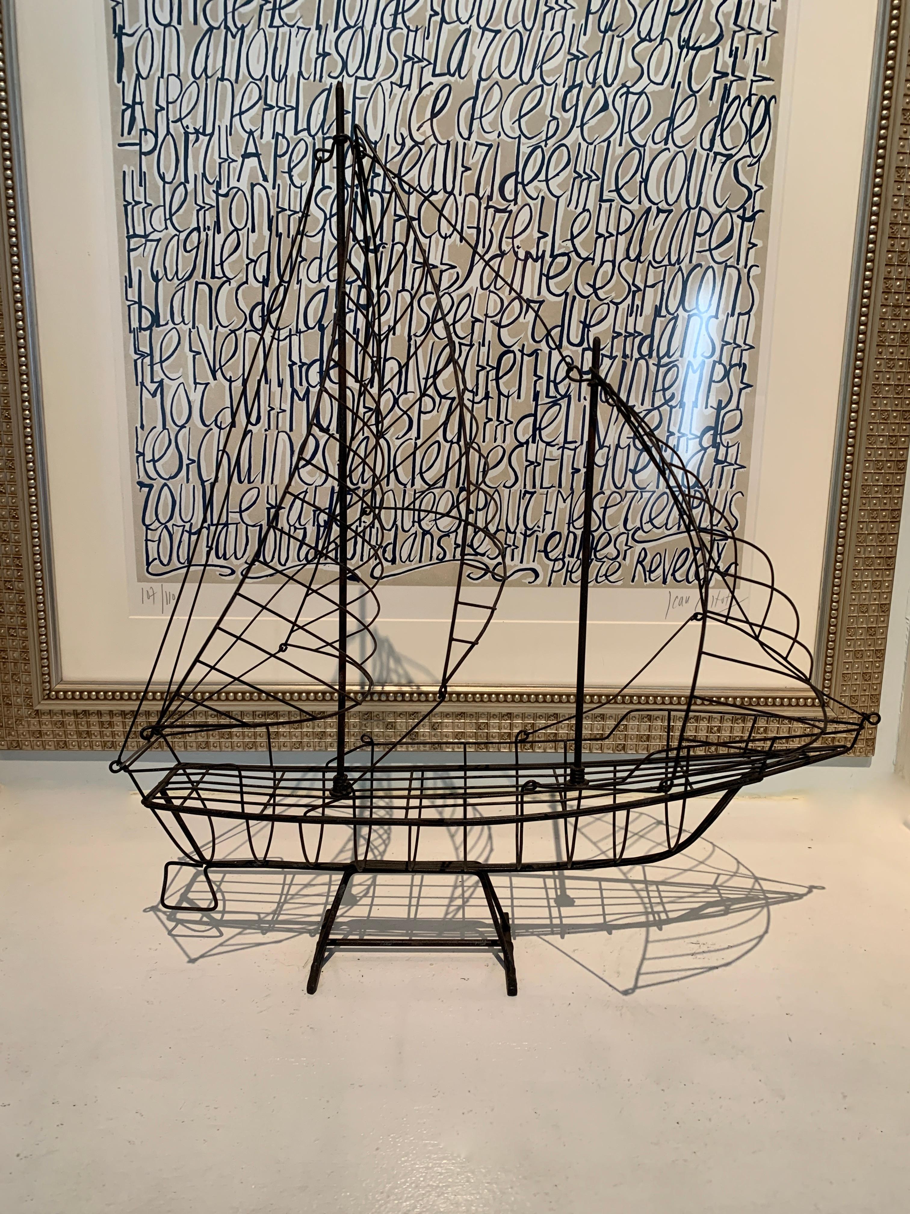 20ième siècle Sculpture en fil de fer d'un navire avec des voiliers en vente
