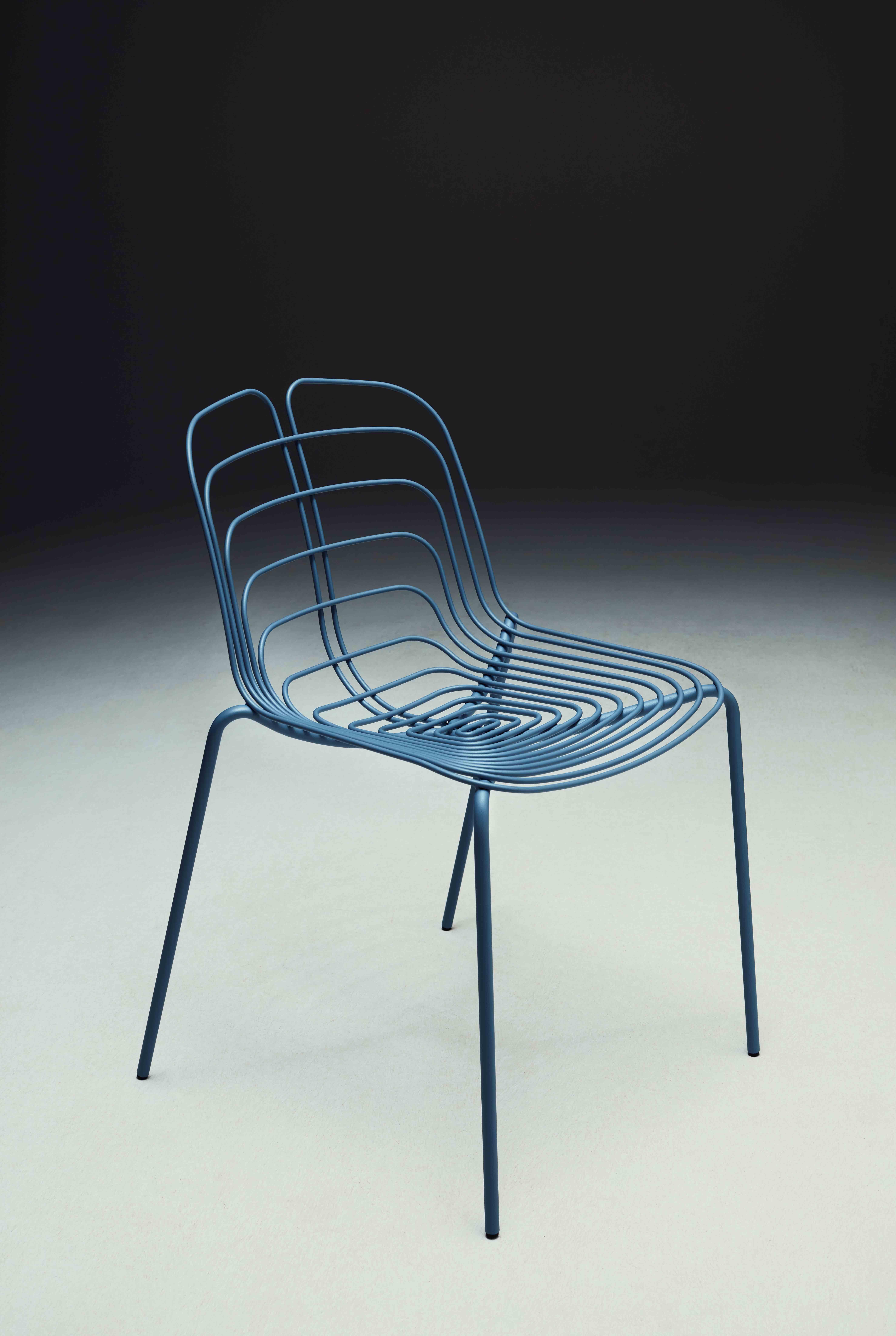 Wired outdoor chair by Michael Young
Dimensions: W 50 x D 51.7 x H 77.5 cm
Materials: Powder Coated Metal structure

The Wired Chair by Michael Young is a proud tribute to Harry Bertoia’s iconic design. This updated take on a classic piece is