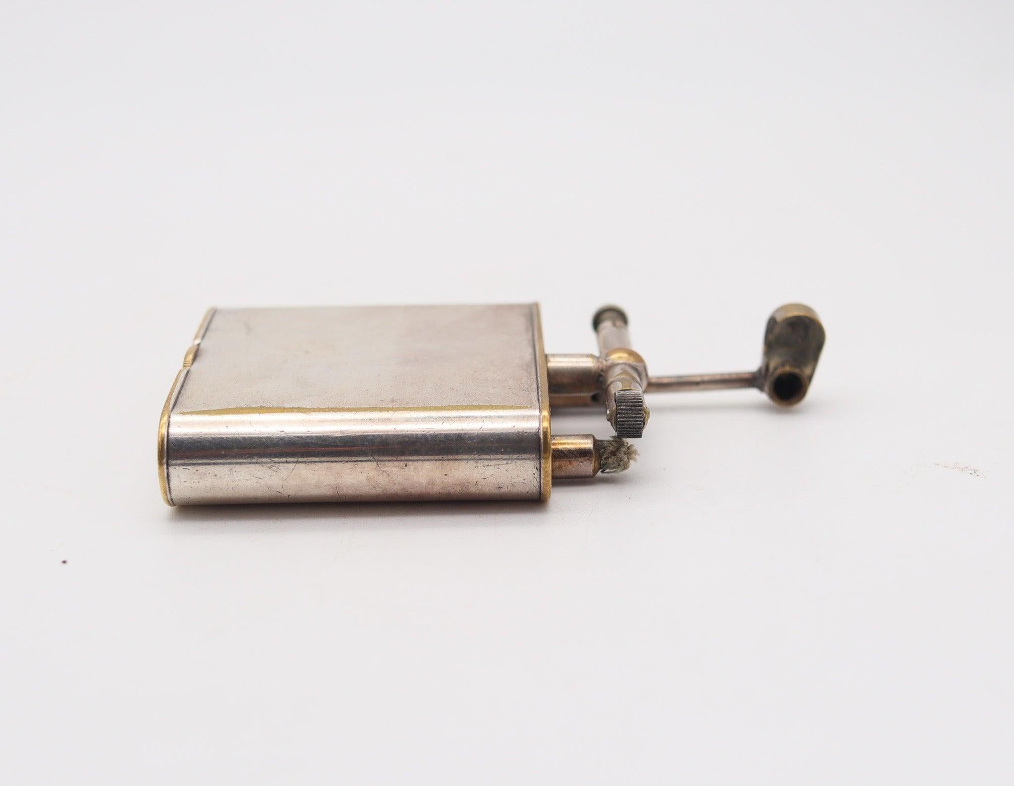 WISE & GREENWOOD Pre-Dunhill 1923 Art Deco Unique C Lift Arm Petrol Lighter In condizioni buone in vendita a Miami, FL