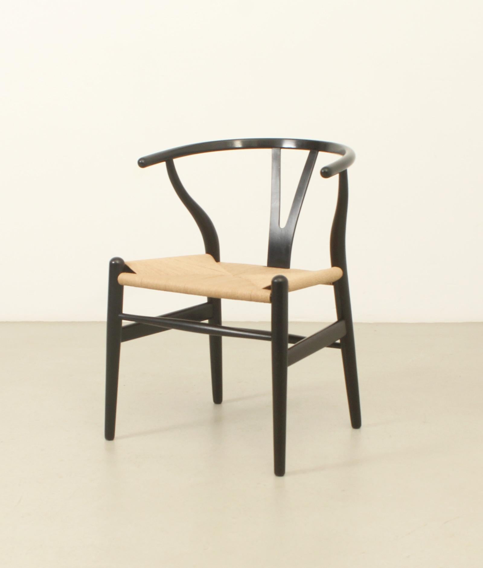 Scandinavian Modern Wishbone Chair Model CH 24 by Hans Wegner for Carl Hansen, 1960's For Sale