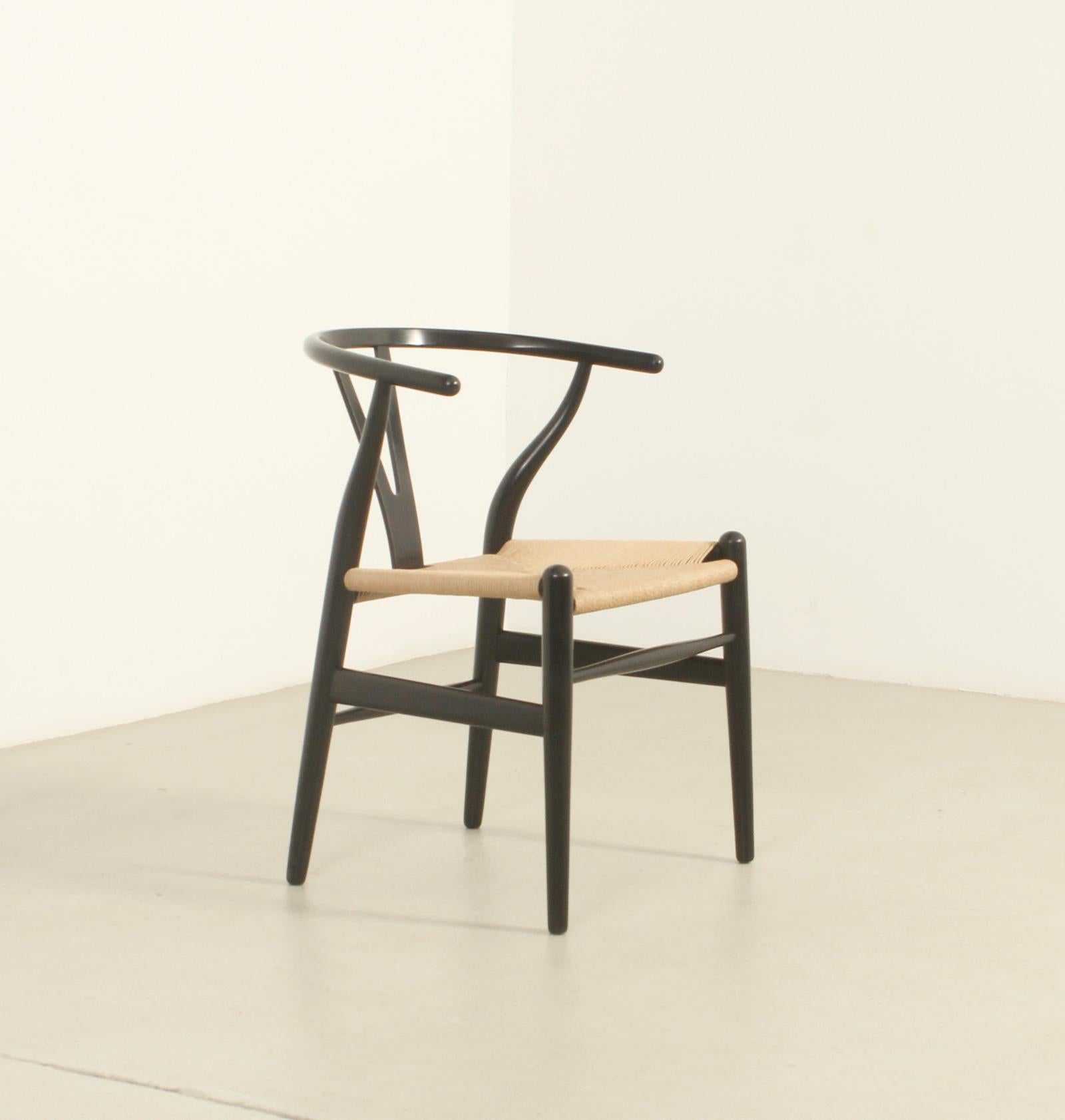 Wishbone Chair Model CH 24 by Hans Wegner for Carl Hansen, 1960's In Good Condition For Sale In Barcelona, ES