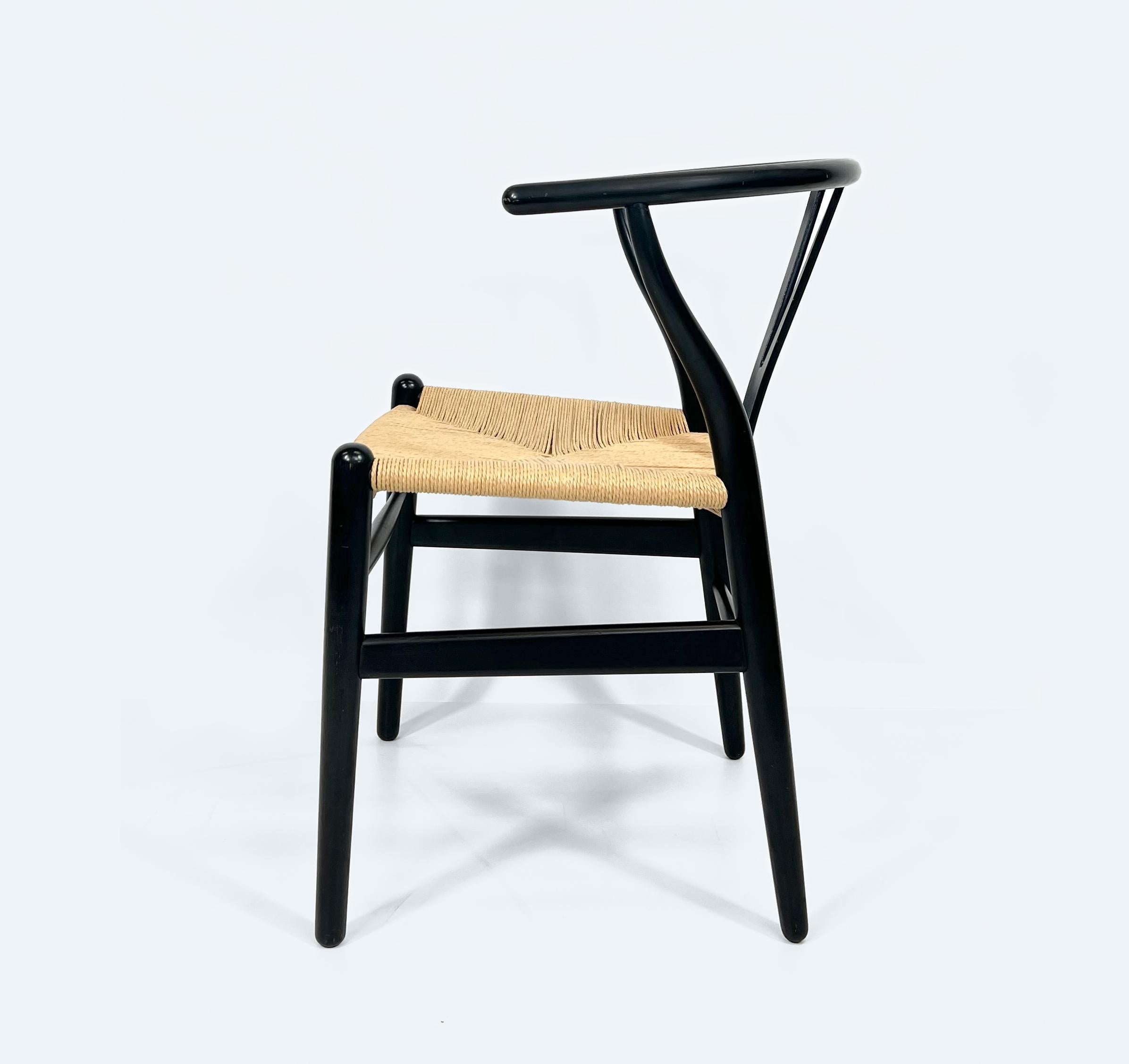 Querlenker-Stuhl / Y-Stuhl Modell CH24 von Hans J. Wegner für Carl Hansen & Søn (Gemalt) im Angebot