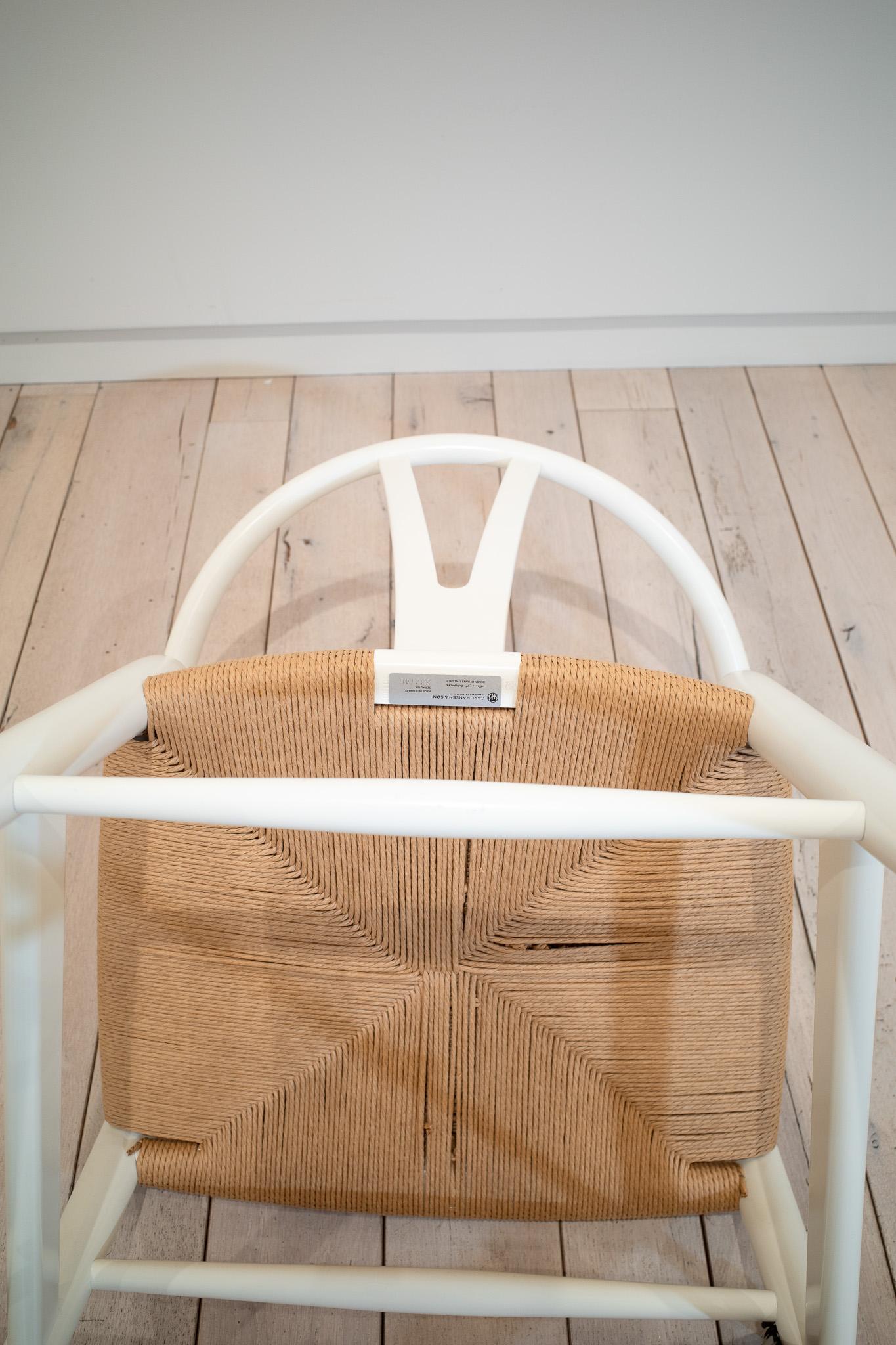 XX secolo Wishbone Chairs by Hans J. Wegner in vendita