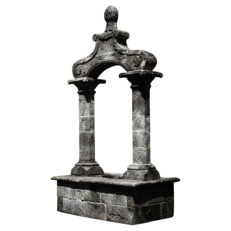 Wishing Well Italian Renaissance Style in Limestone with Antique Patina For Sale