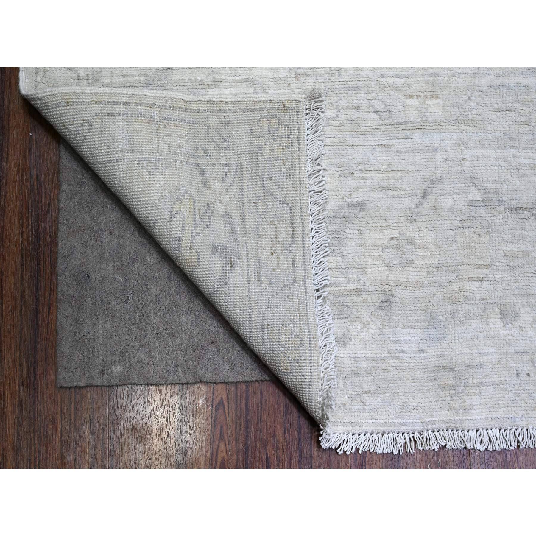 Wisp Weißer handgeknüpfter orientalischer Teppich aus natürlicher Wolle, weiß gewaschen, Peshawar 8'8