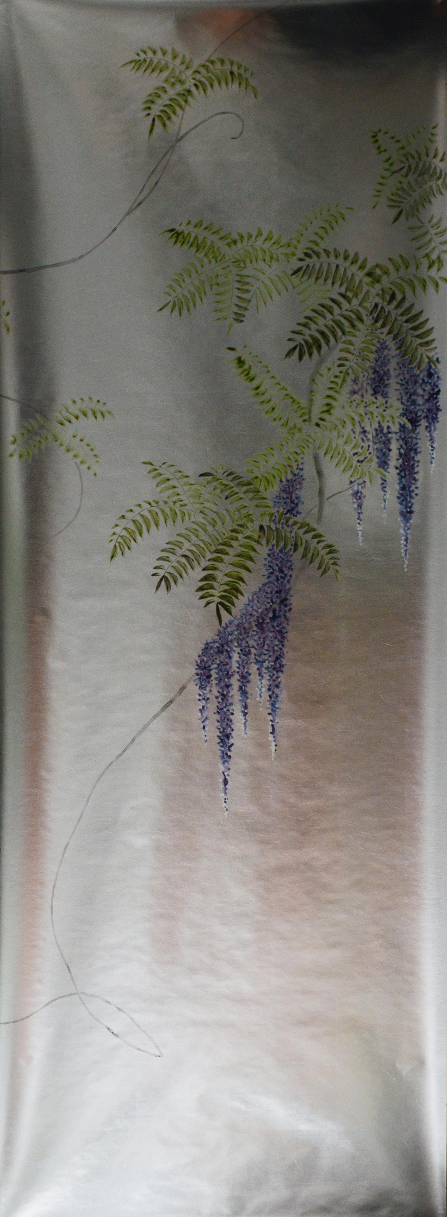 Peint à la main Papier peint à la main papier peint Wisteria sur panneau métallique argenté en vente