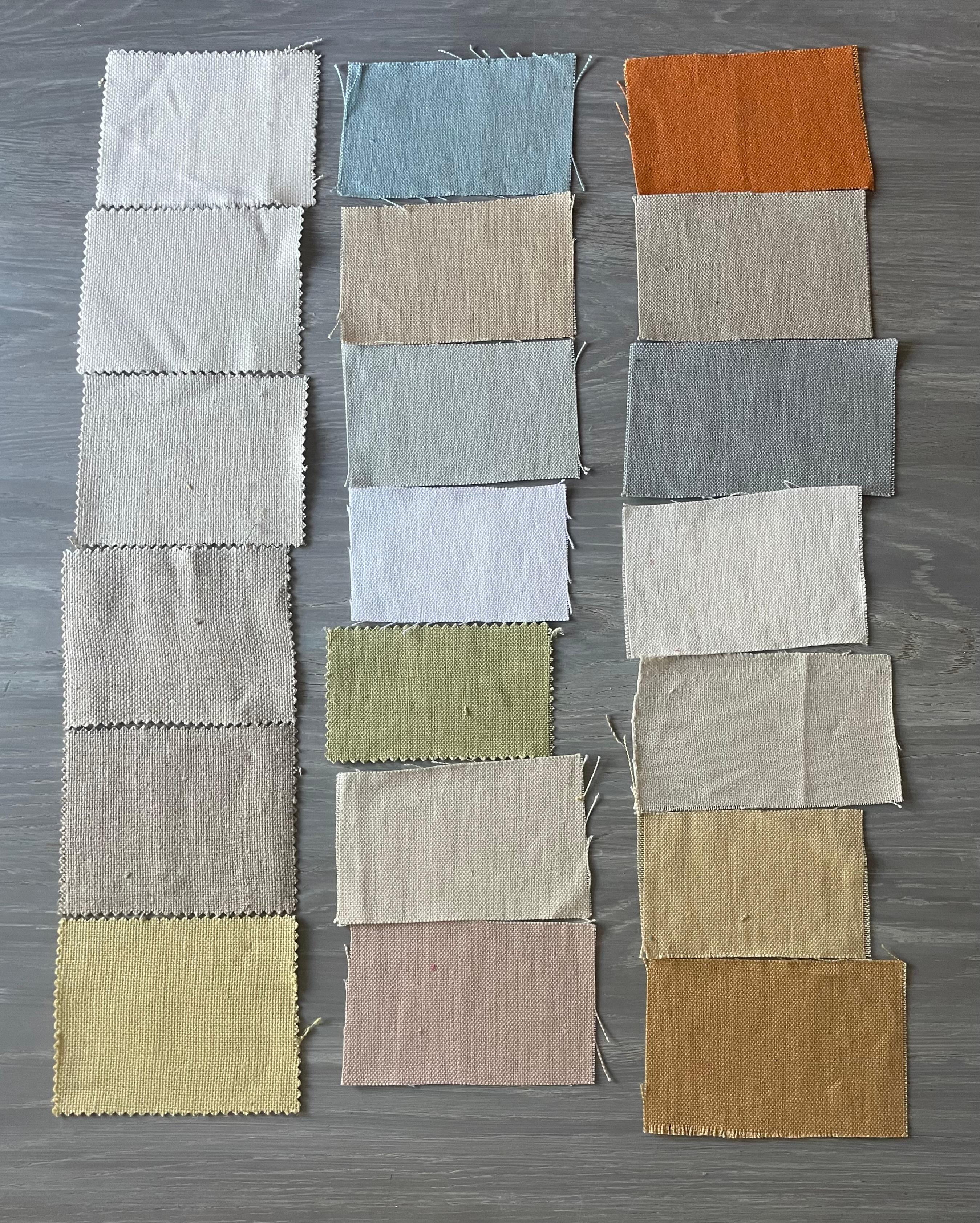 Fatto a mano Cappello da strega conico Minimale, ordinato  Ciondolo in lino e ottone di Wende Reid in vendita