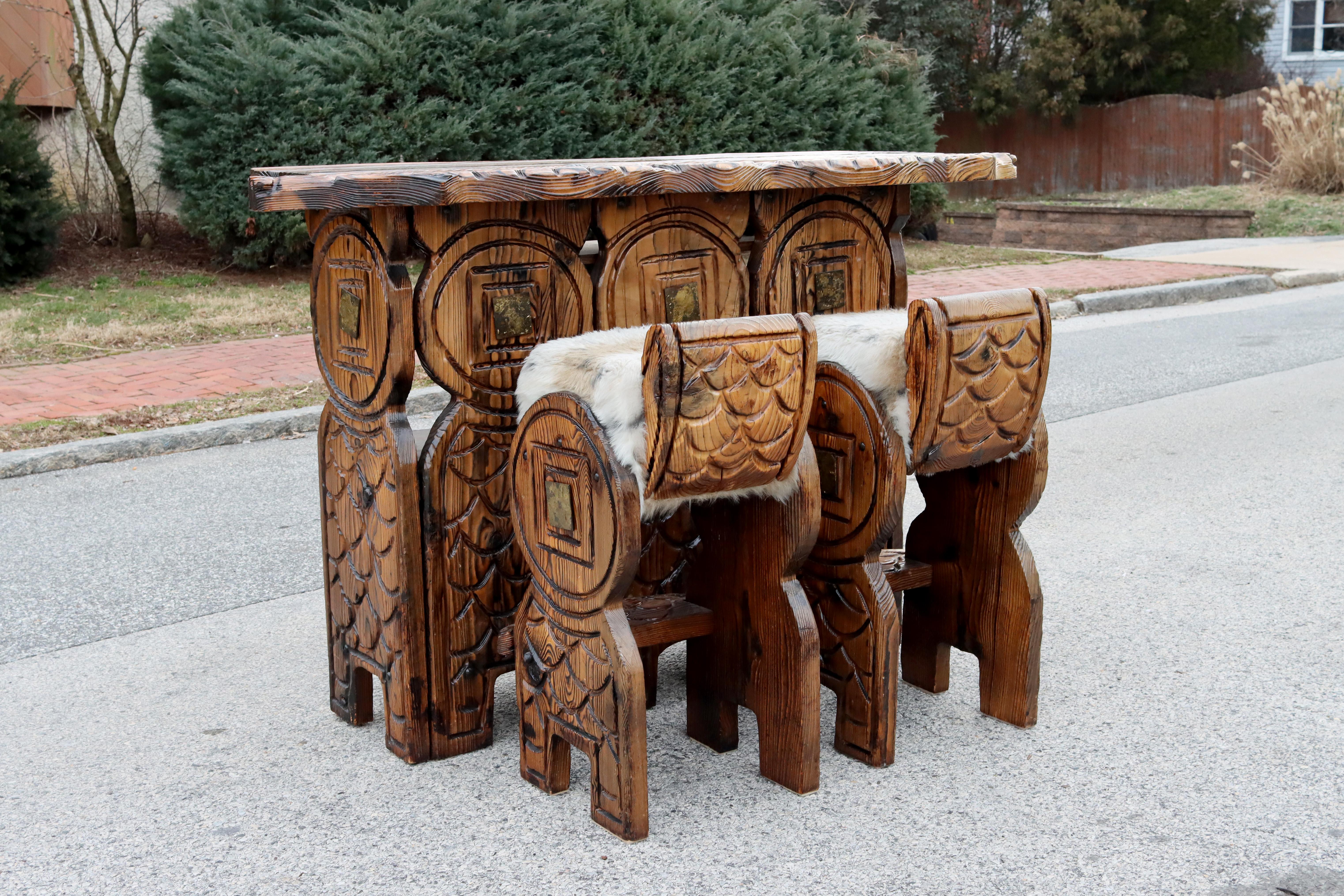 A beautiful and classic tiki bar set by the legendary manufacturer Witco. This bar comes from a whole line of dragon-themed furniture that Witco produced in the mid-20th century. The ends of the bar top extend into dragon heads and there are scale