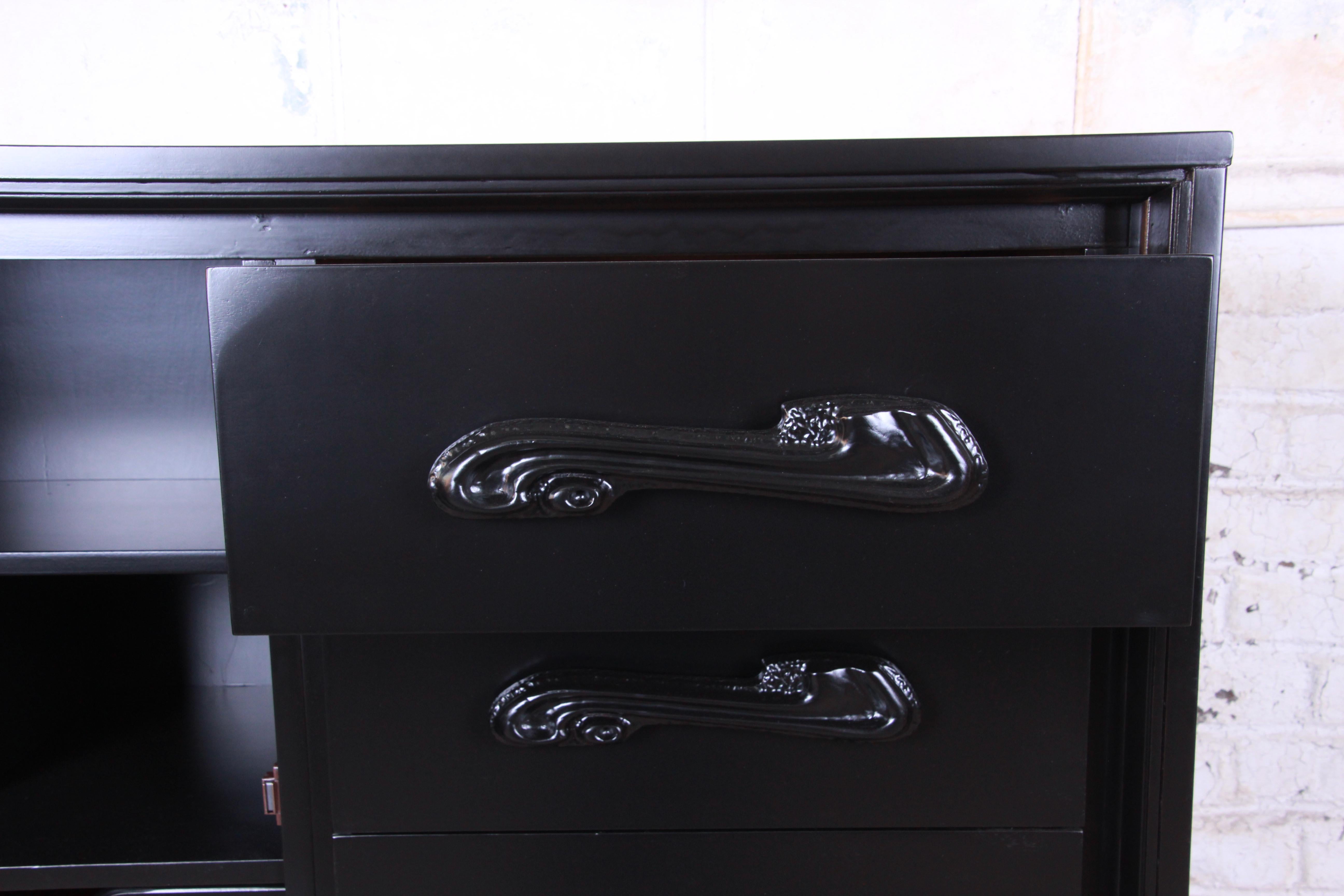 Witco Oceanic Style Black Lacquered Sculptural Tiki Gentleman's Chest by Pulaski In Good Condition In South Bend, IN