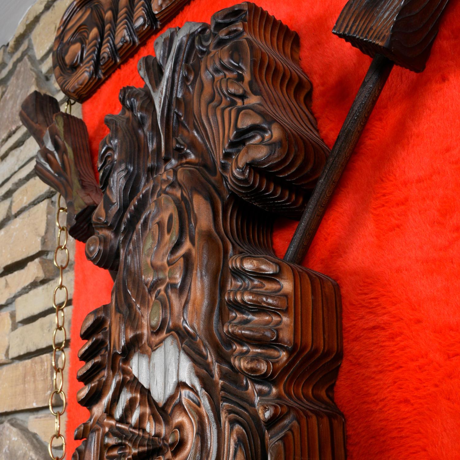 Witco Escudo de Piel de Cedro Rojo Tallado en Madera Caballero y Lanzas en venta 4