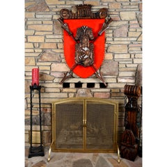 Witco Scudo e Lance in legno di cedro intagliato con pelliccia sintetica rossa