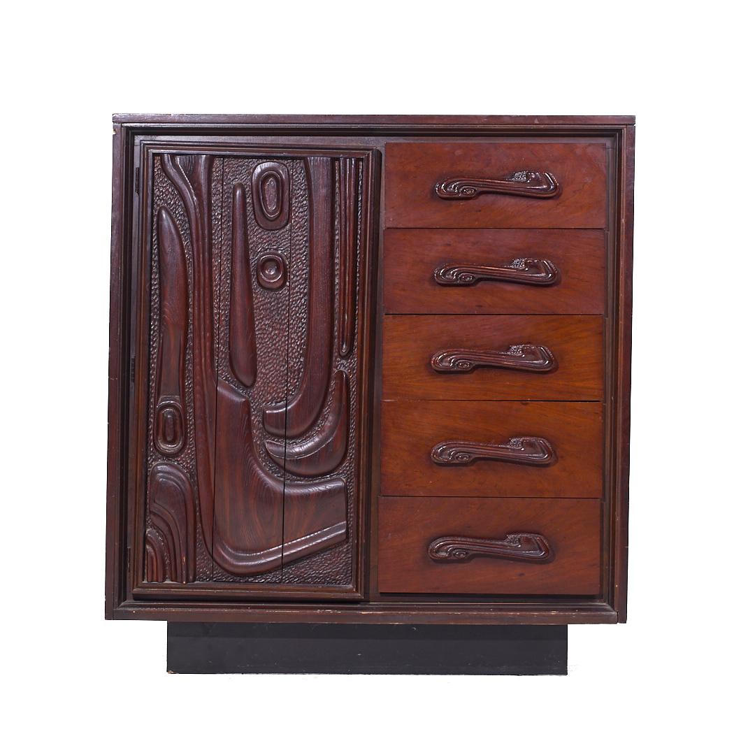 Armoire haute de style Witco Pulaski océanique du milieu du siècle dernier

Cette armoire mesure : 48 de large x 19 de profond x 52.5 de haut

Tous les meubles peuvent être achetés dans ce que nous appelons un état vintage restauré. Cela signifie